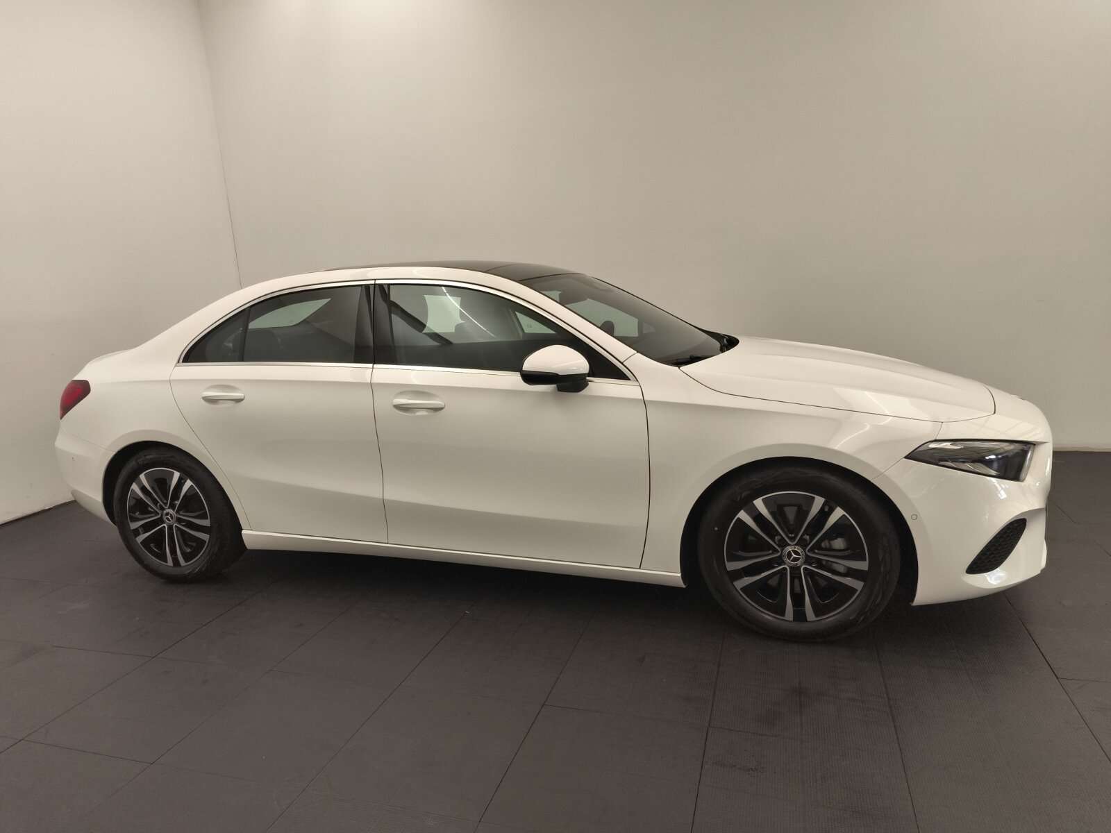 Mercedes-Benz A 220