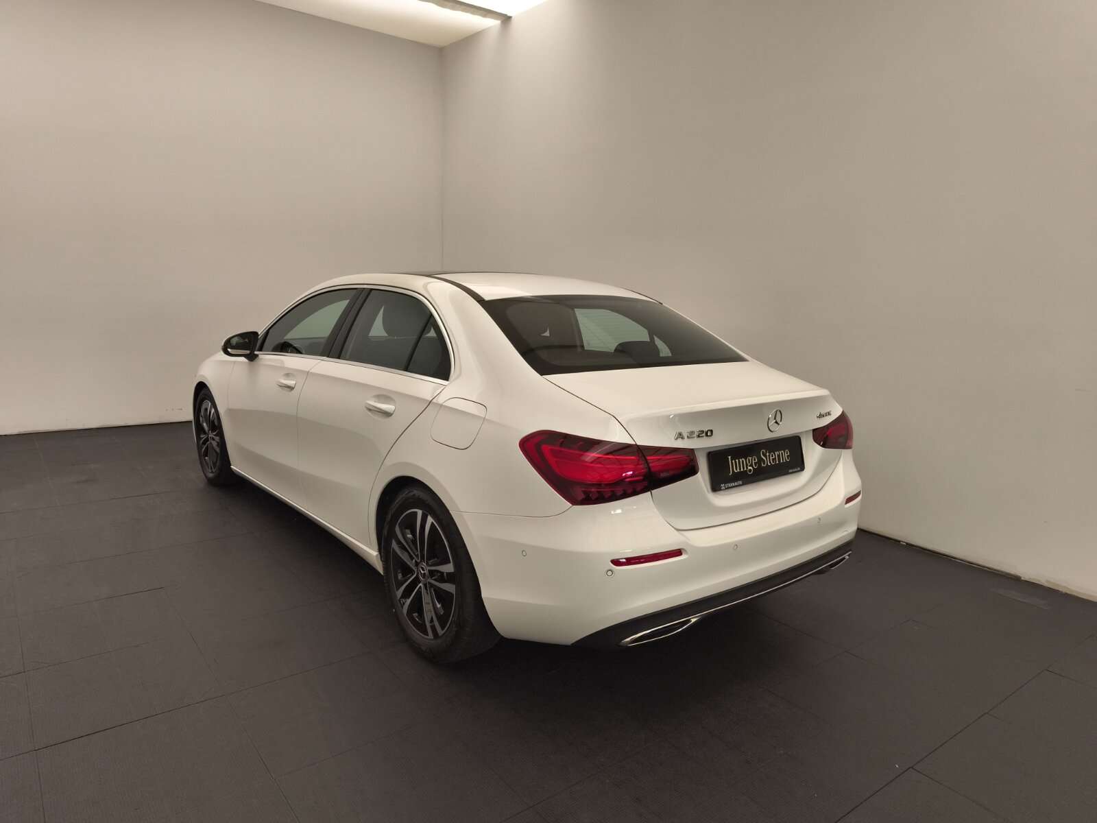 Mercedes-Benz A 220