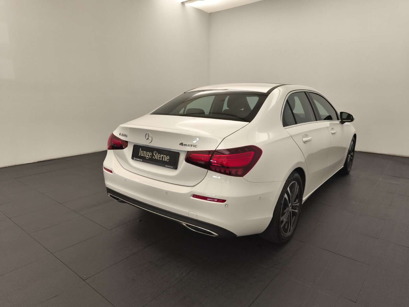 Mercedes-Benz A 220