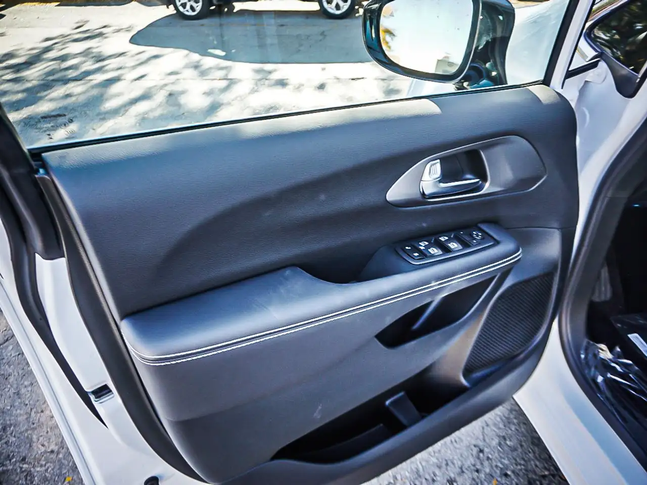 Chrysler Grand Caravan снимка Chrysler Grand Caravan