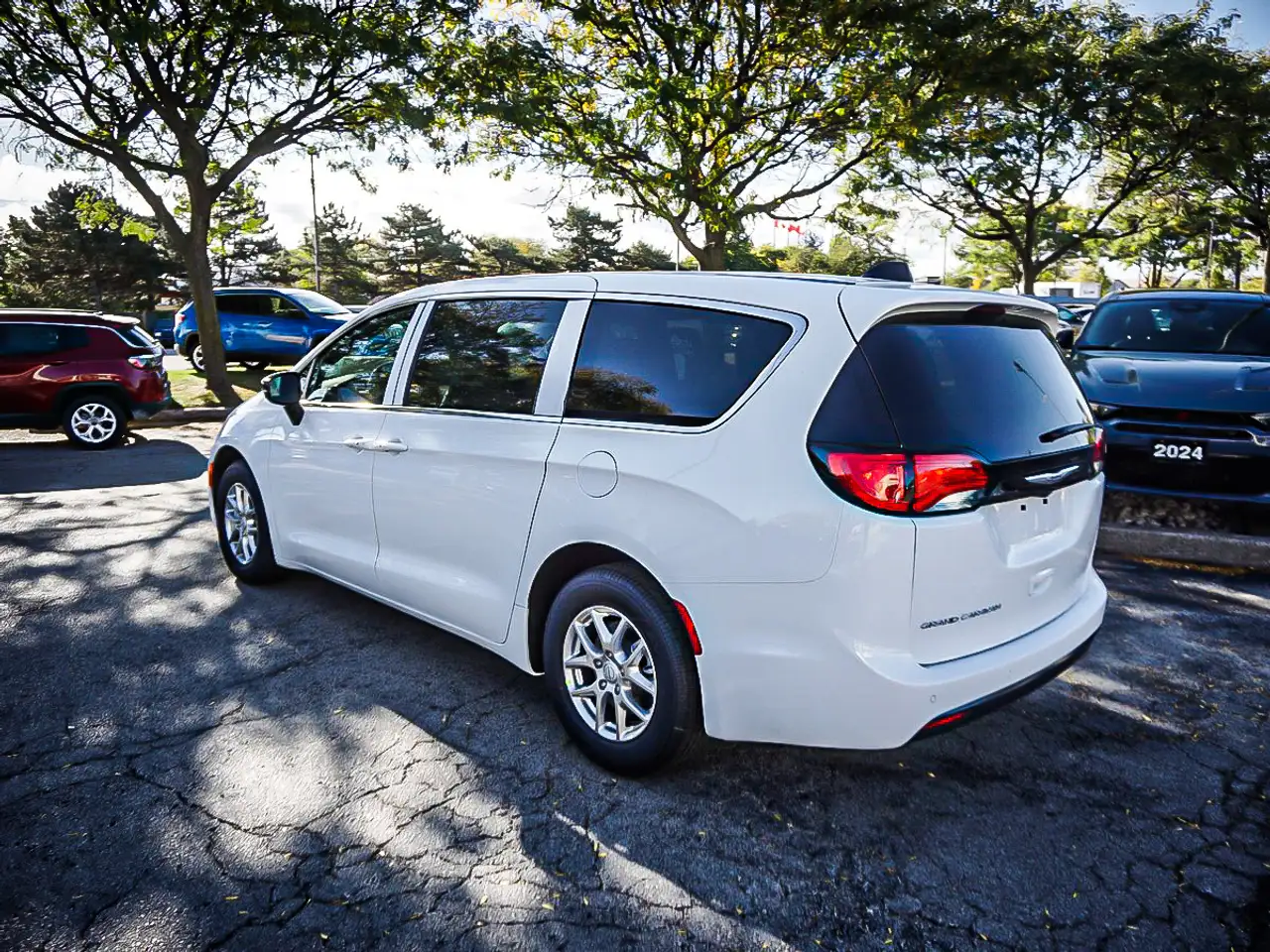 Chrysler Grand Caravan снимка Chrysler Grand Caravan