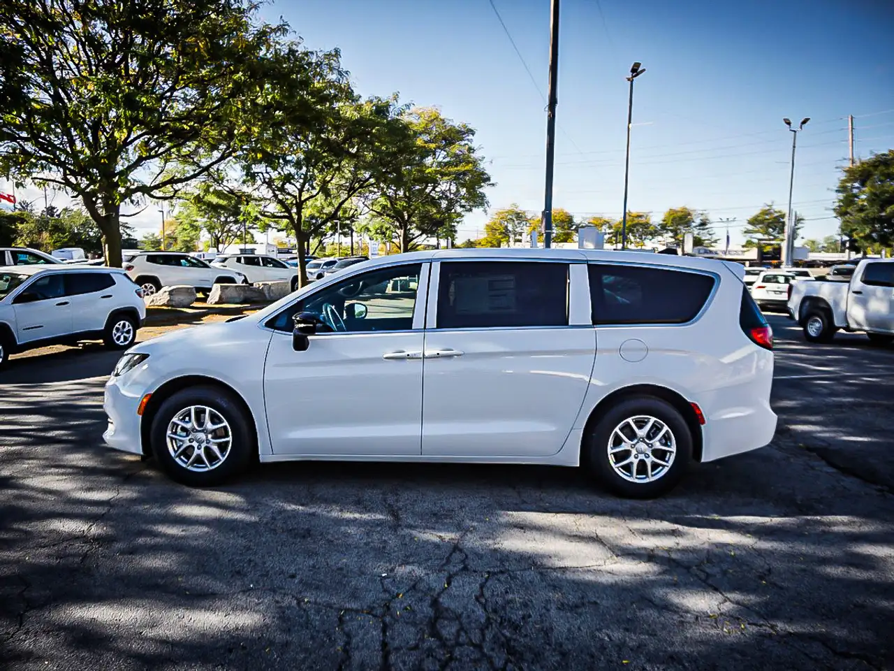 Chrysler Grand Caravan снимка Chrysler Grand Caravan