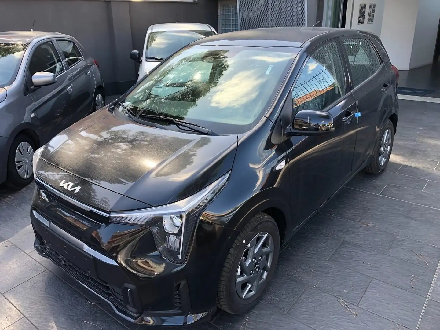 Kia Picanto 1.0 Urban 63 CV KM 0 PREZZO REALE Nero - 2