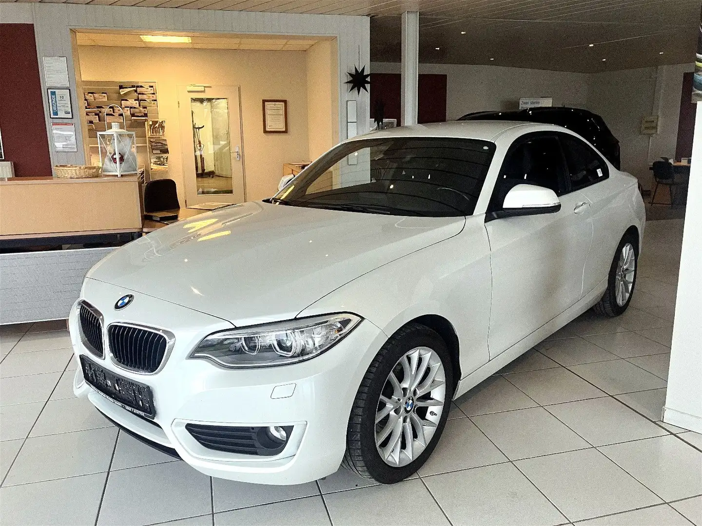 BMW 220 i 1Hd/Unfallfrei/Garantie/HiFi/Xenon/Kamera Weiß - 1