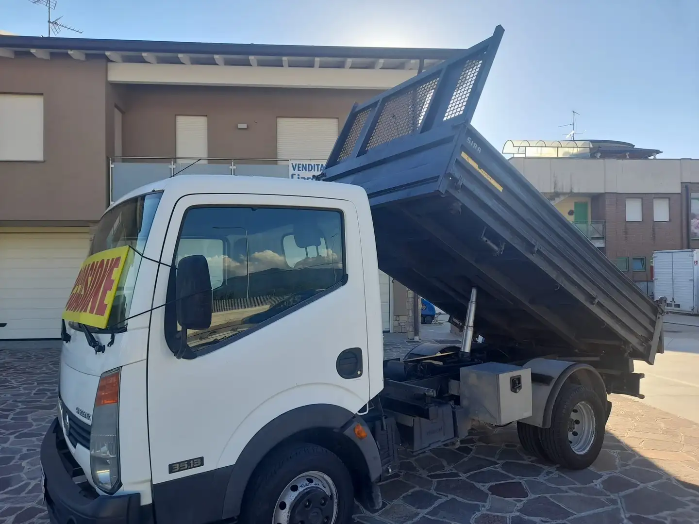 Nissan Cabstar 35.13 2.5 TDI 130CV RIBALTABILE Bianco - 1