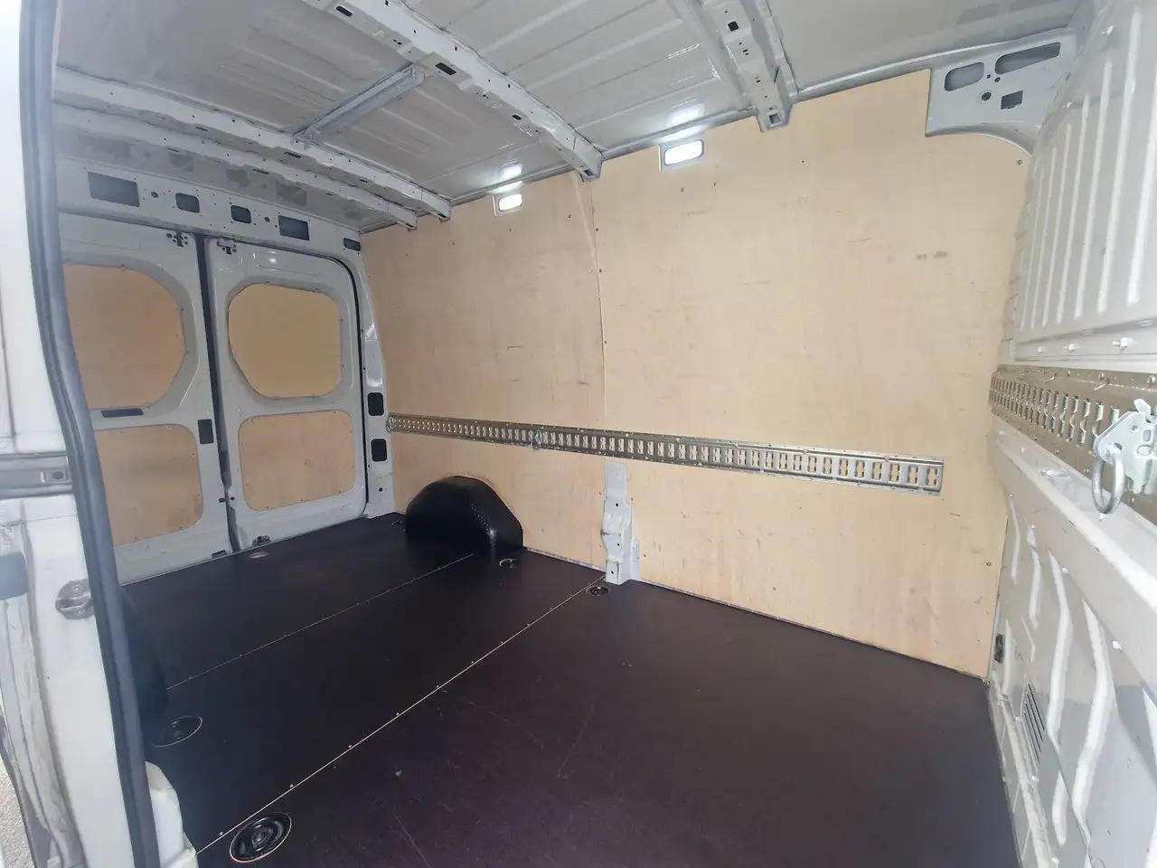 Maxus Deliver 9 L3H2 Klima Kamera 10