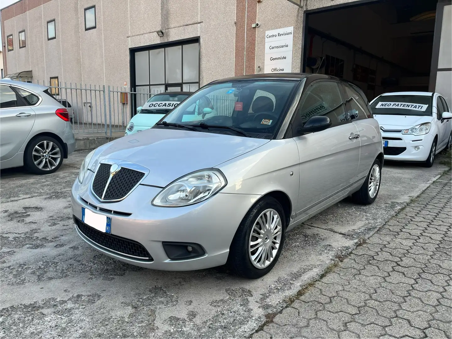 Lancia Ypsilon 1.2 8v - TETTUCCIO APRIBILE - BOLLO PAGATO 02/2026 Argento - 1