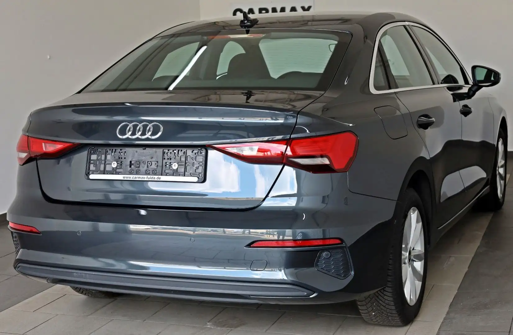Audi A3 Lim. 35 TFSI Navi,LED,PDC,Virual Cockpit,App Grey - 2