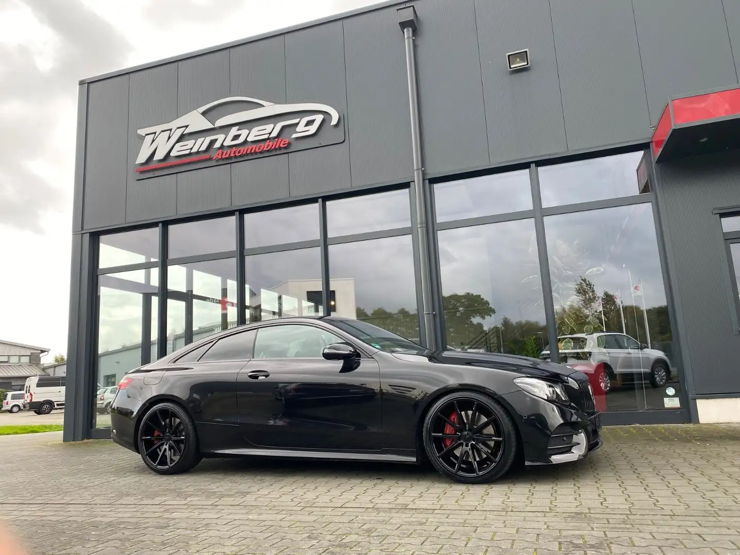 Mercedes-Benz E 400 Coupe 4Matic-Burmester-Vossen 20Zoll Schwarz - 2