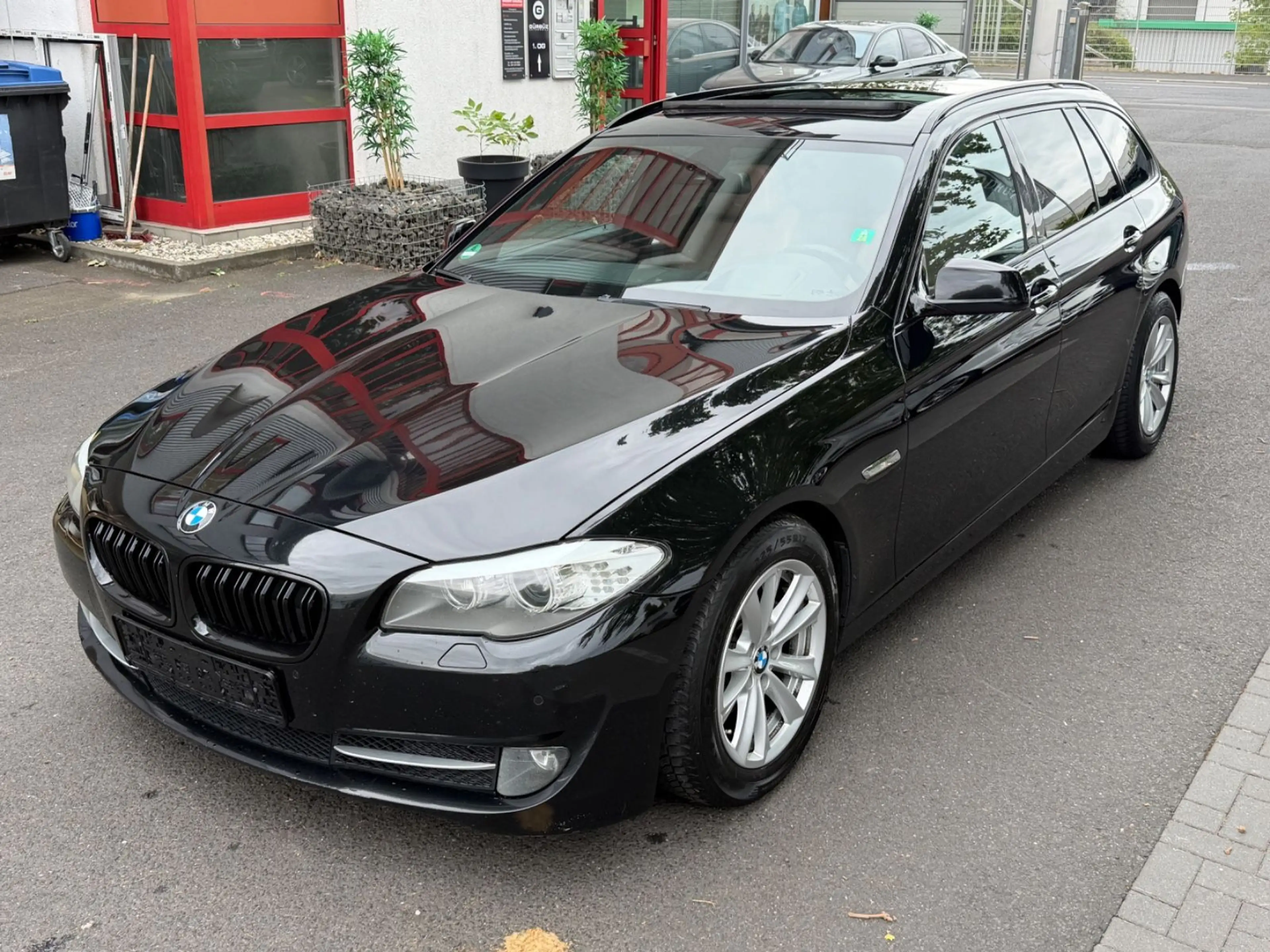 BMW 525 d~PANO~RFK~XENON~HUD~EU5 — photo 3