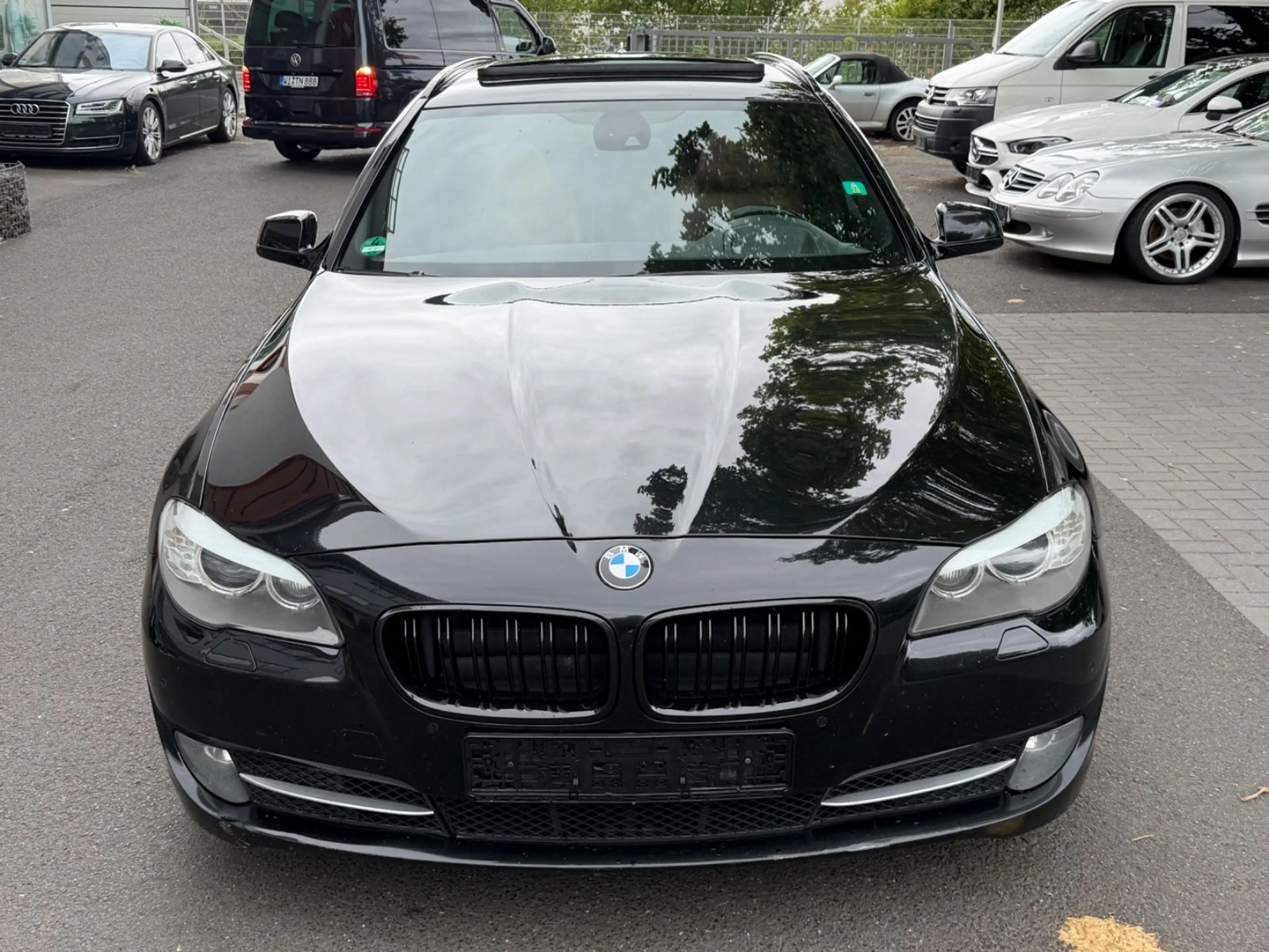 BMW 525 d~PANO~RFK~XENON~HUD~EU5 — photo 2