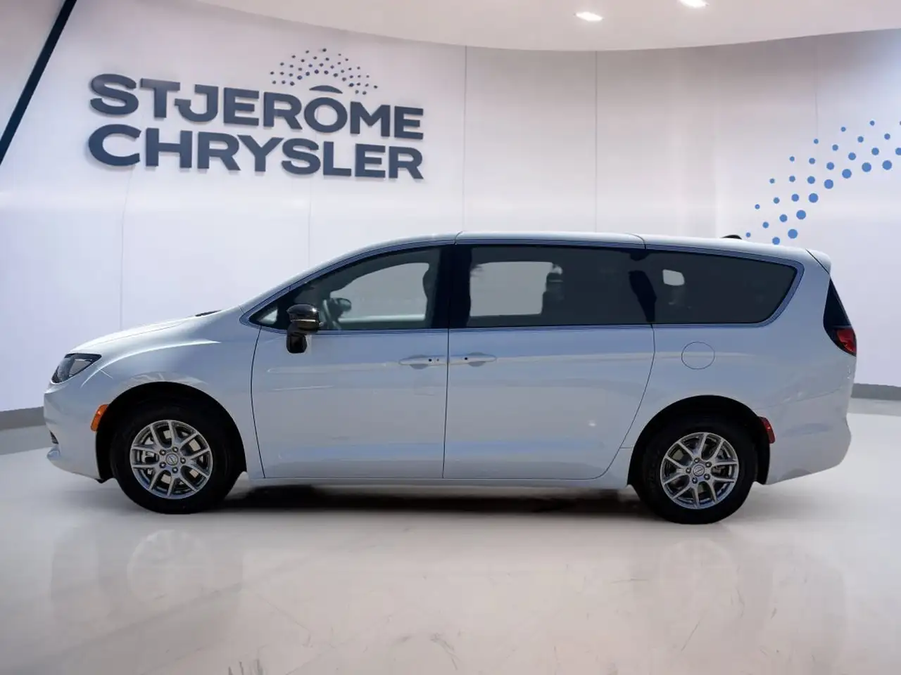 Chrysler Grand Caravan снимка Chrysler Grand Caravan