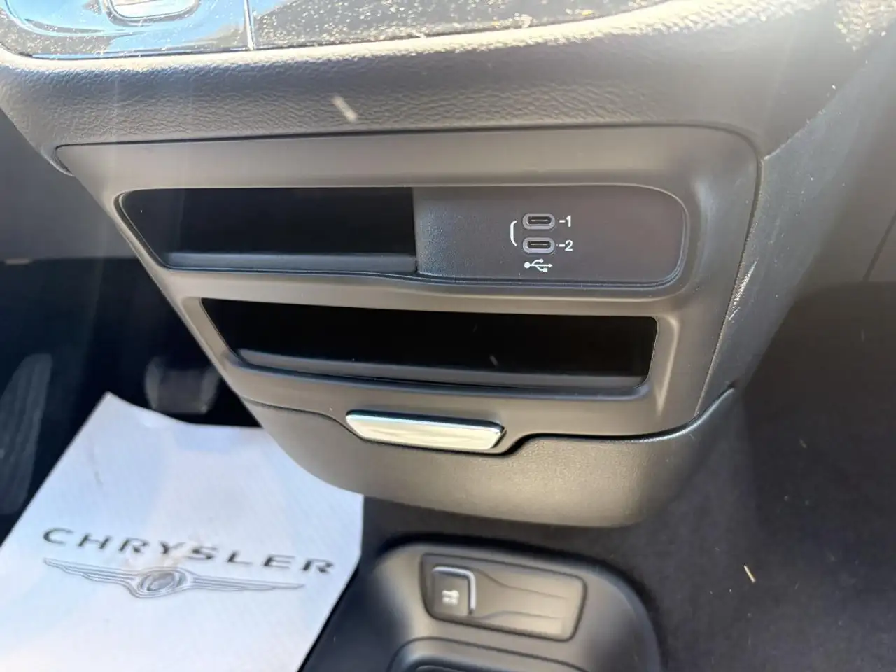 Chrysler Grand Caravan снимка Chrysler Grand Caravan