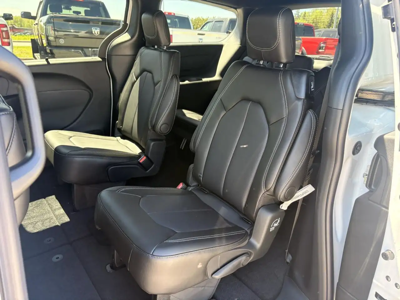 Chrysler Grand Caravan снимка Chrysler Grand Caravan