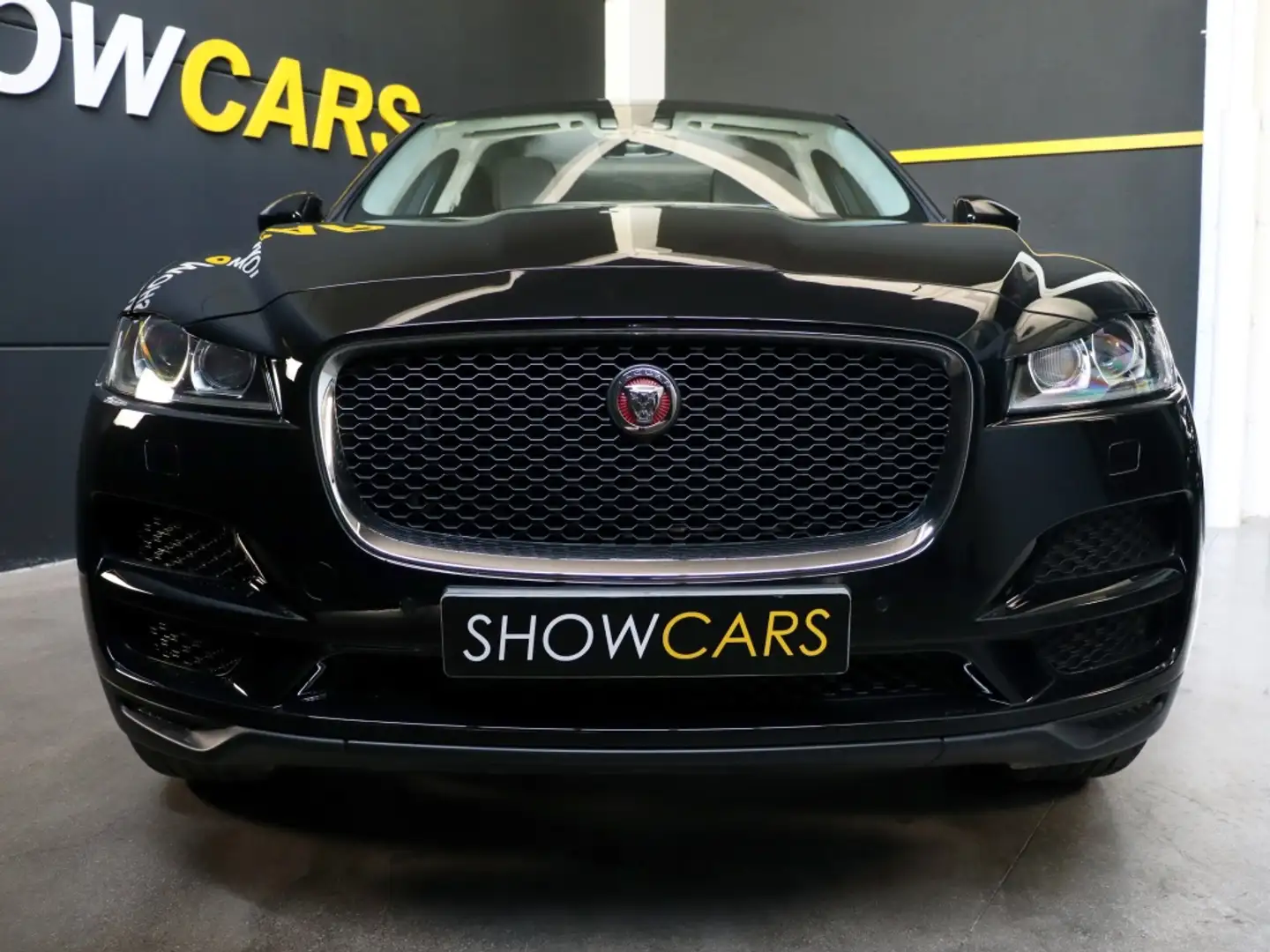 Jaguar F-Pace 2.0i4D Prestige Aut. AWD 180 Negro - 2