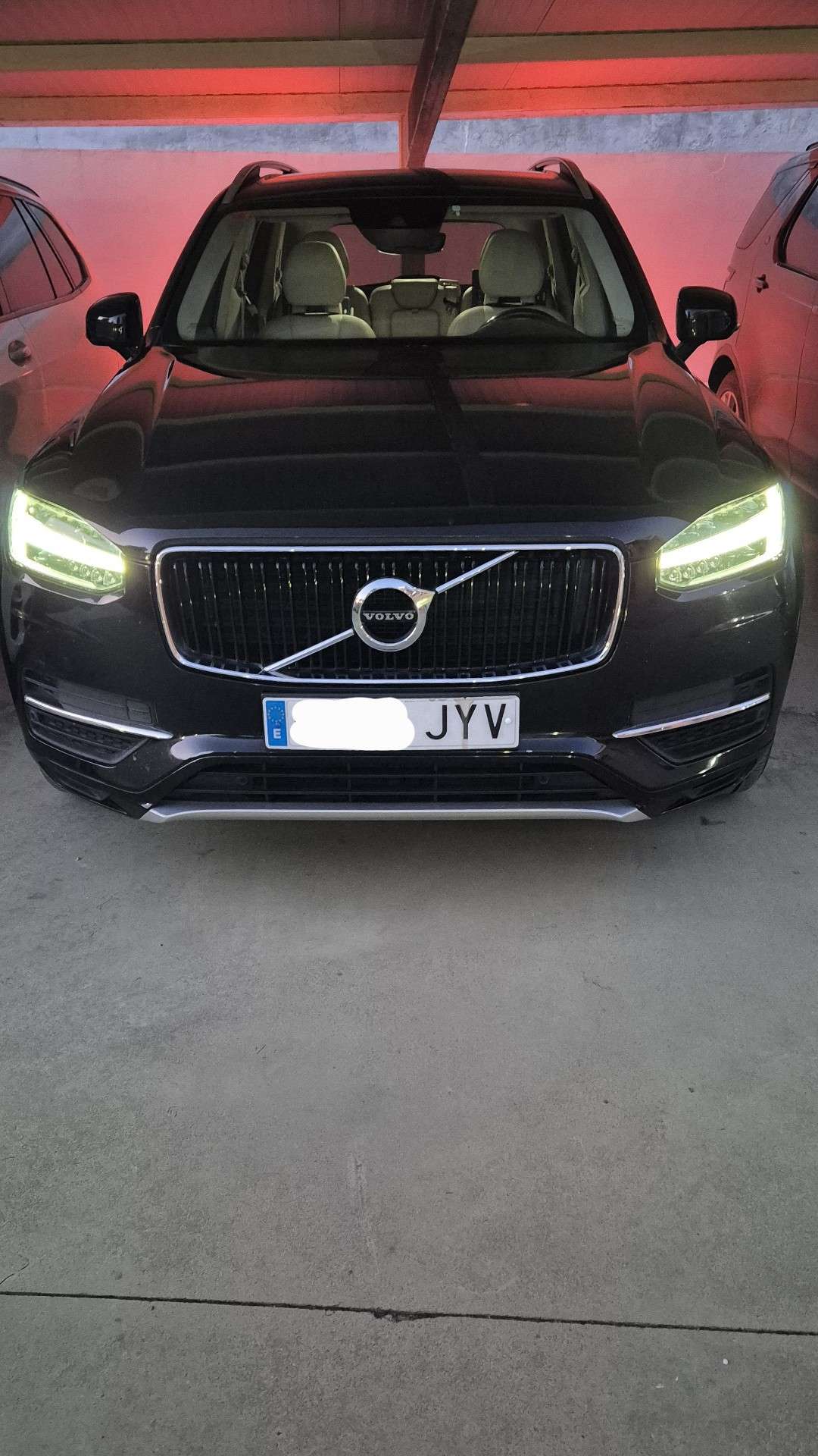 Volvo XC90 D5 Momentum 7pl. AWD 235 Aut. - foto 1
