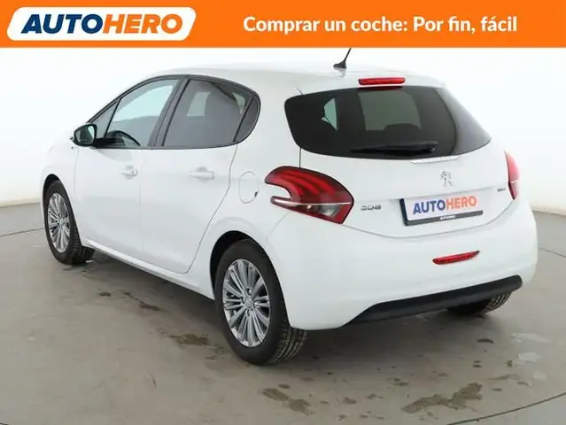Peugeot 208 view 4