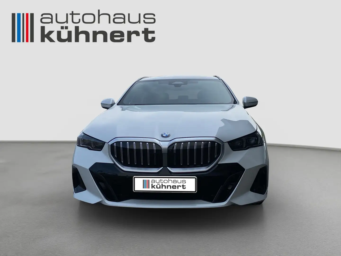 BMW 520 d Touring ///M-Sport StHzg ACC AHK HUD Sitzklima Weiß - 2