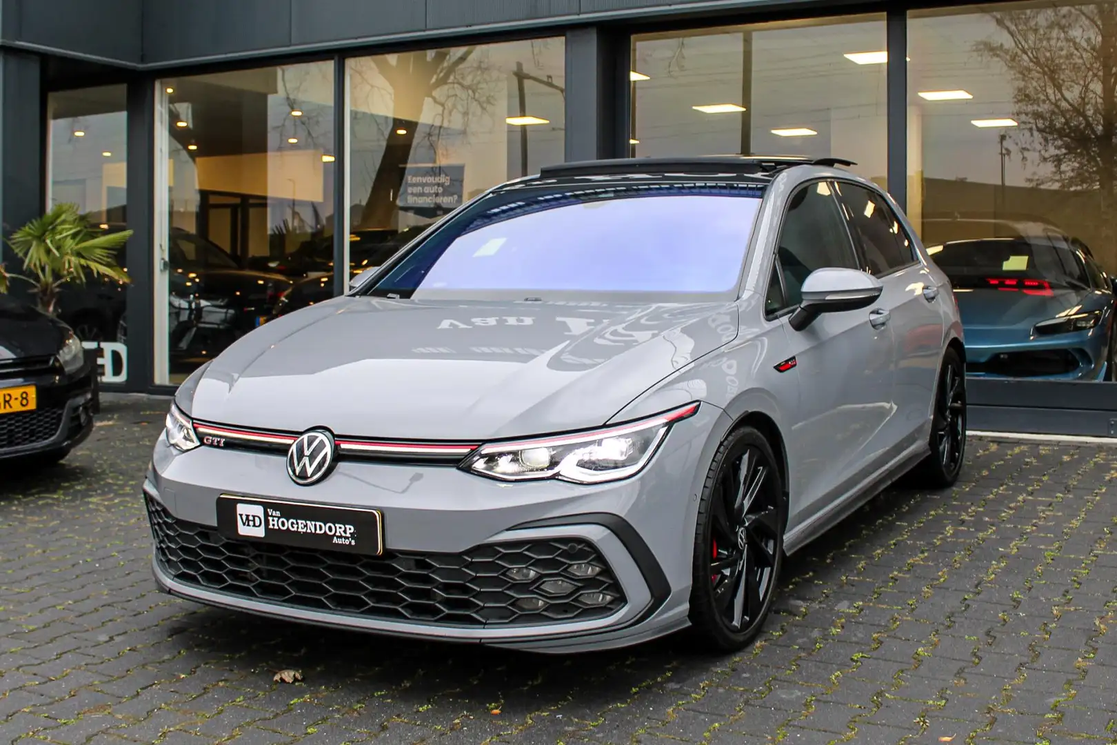 Volkswagen Golf GTI 2.0 TSI PANO HUD H&K CAMERA IQ-LIGHT LEER Grijs - 1