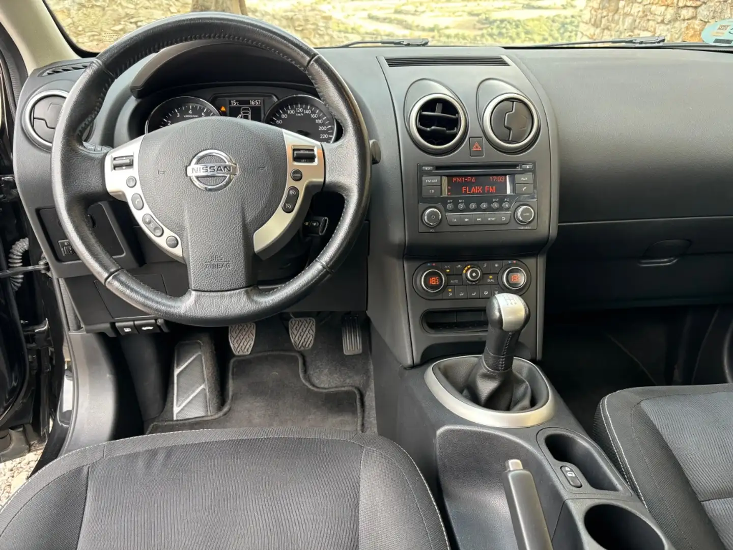 Nissan Qashqai 1.6 S&S Acenta 4x2 Zwart - 2