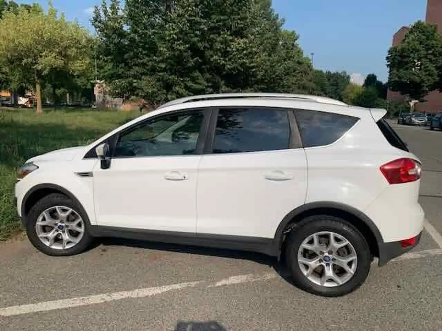 Ford Kuga Kuga I 2009 2.0 tdci Titanium 4wd 163cv Blanc - 2