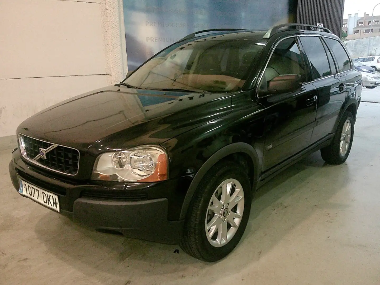 Volvo XC90 2.5 T Momentum Negro - 1