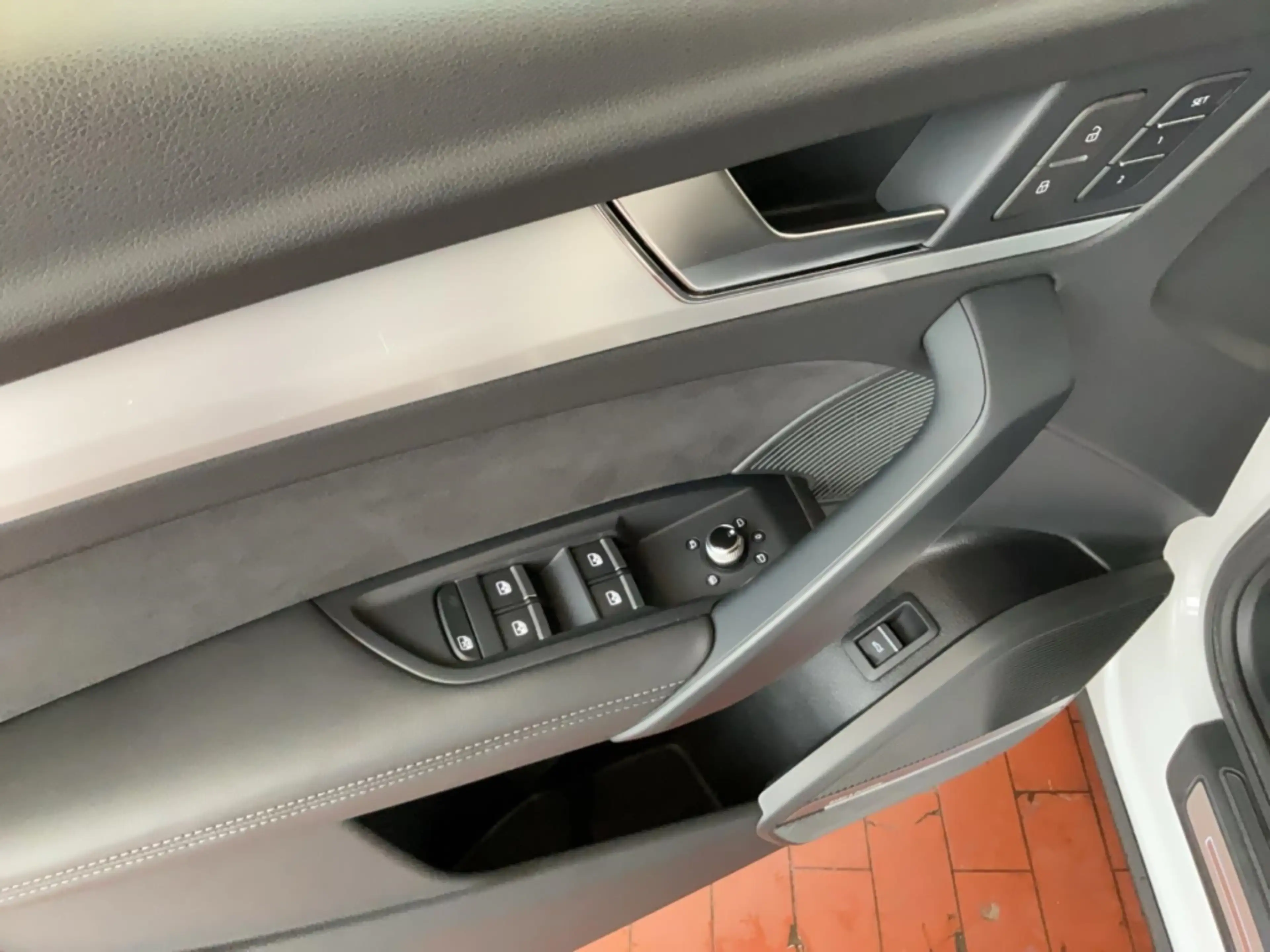 Audi SQ5 3.0 TDI quattro Alu Matrix-LED AHK Pano Kamera Nav — photo 11