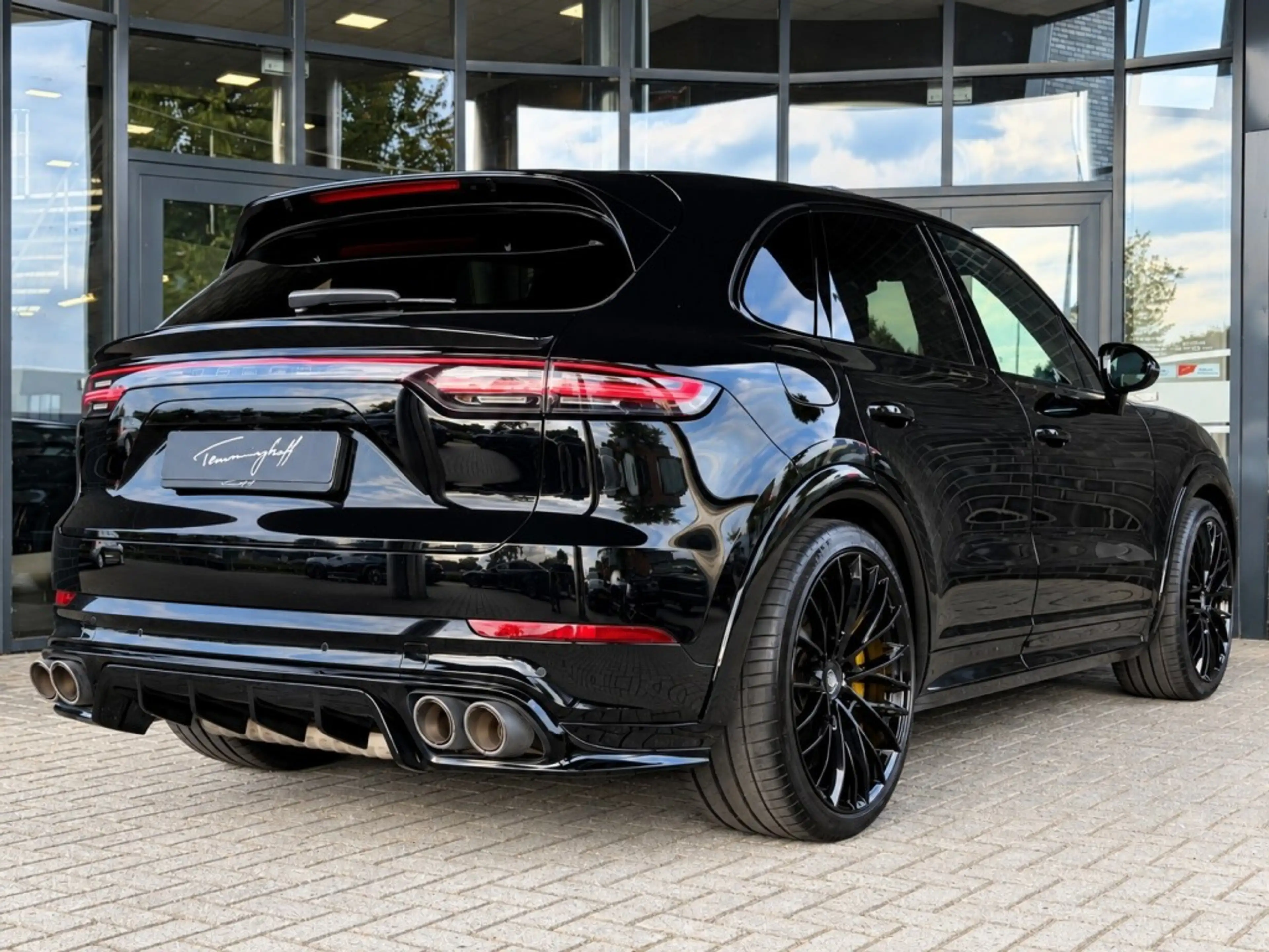 Porsche Cayenne 3.0 E-HYBRID - ORG. NL. - TECHART - PANO - TREKH. — photo 3