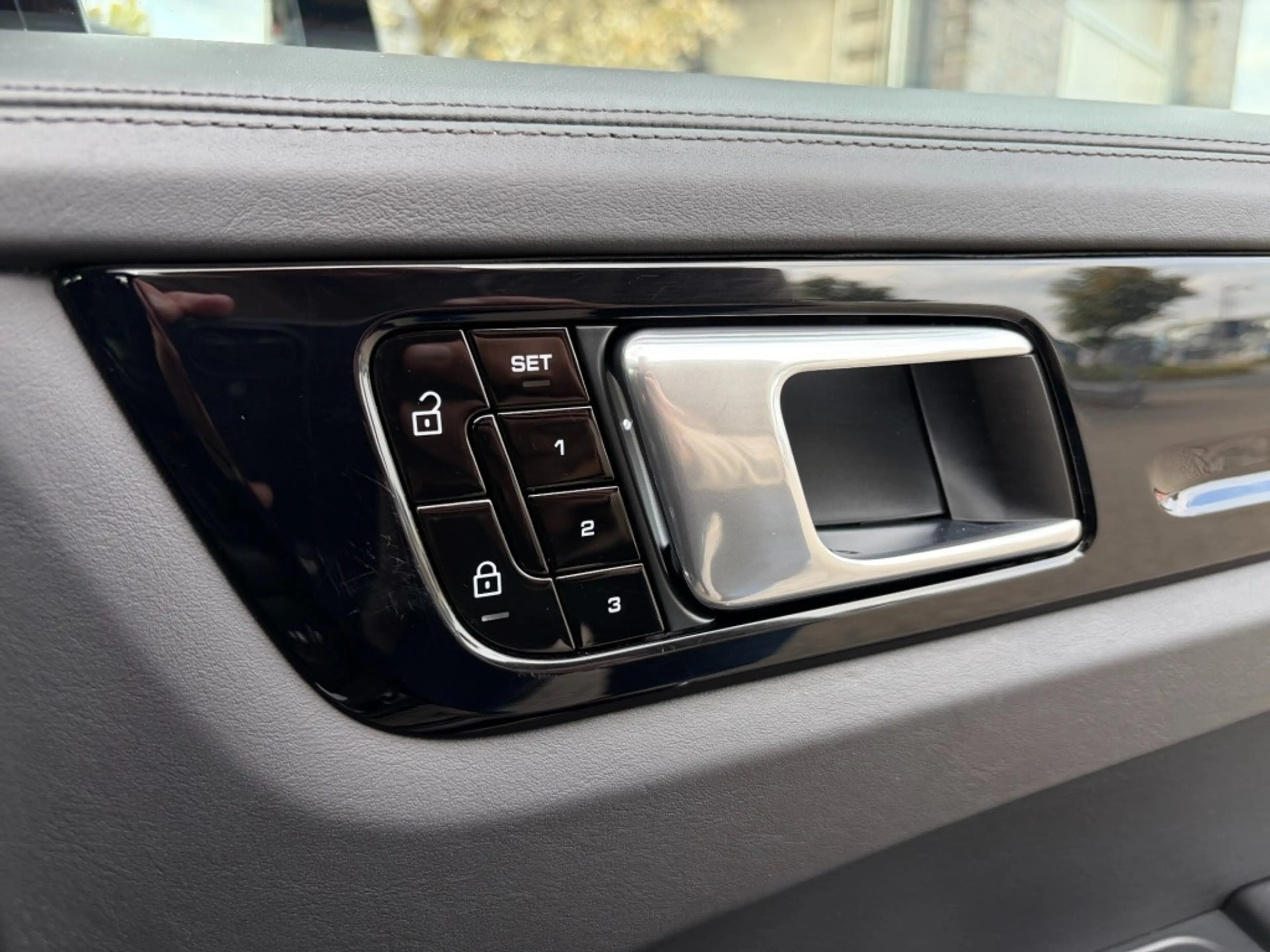 Porsche Cayenne 3.0 E-HYBRID - ORG. NL. - TECHART - PANO - TREKH. — photo 25