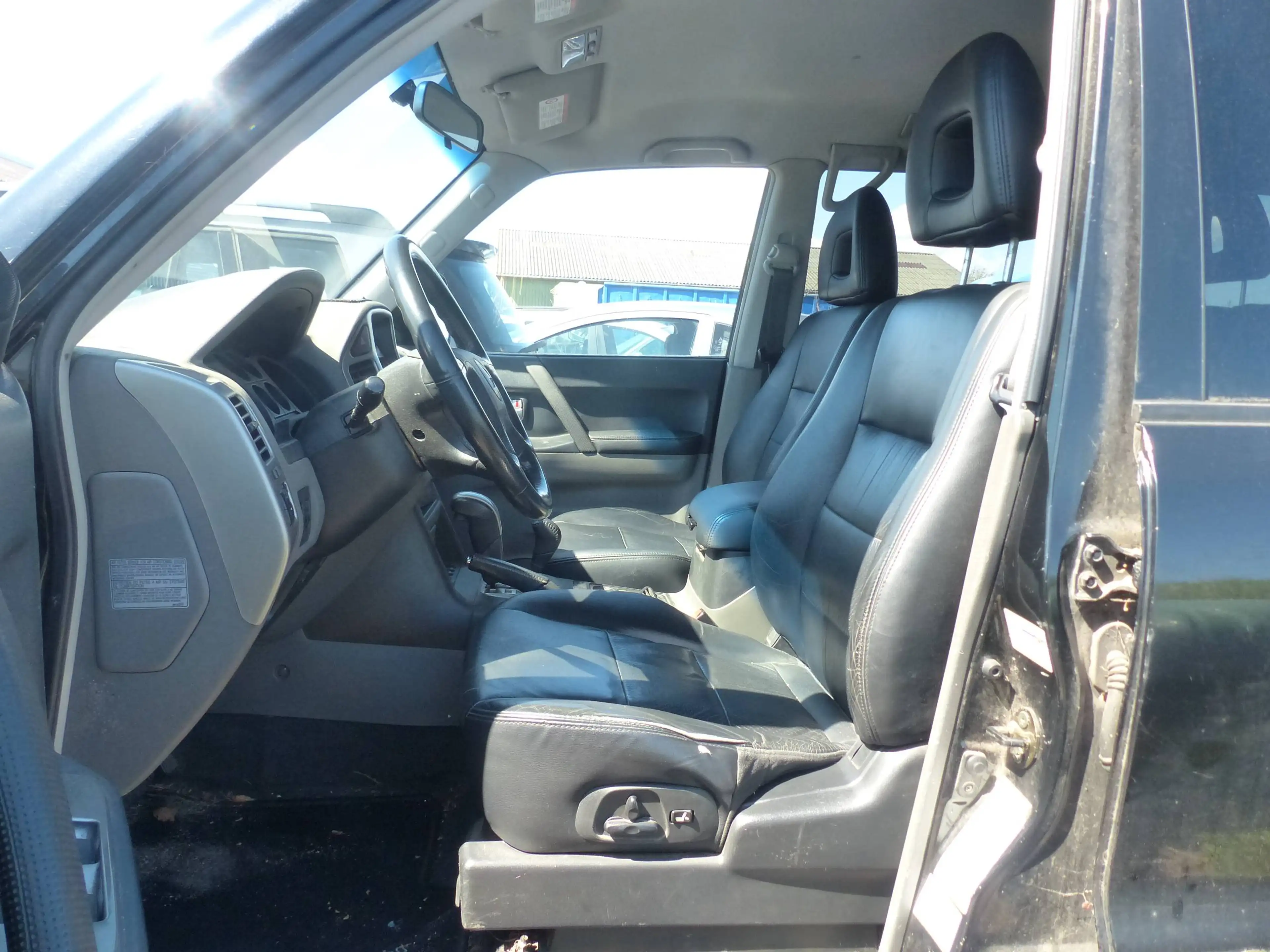 Mitsubishi Pajero 3.2 DI-D Diesel Automati Allrad AHK HU/AU 11/2025 — photo 12