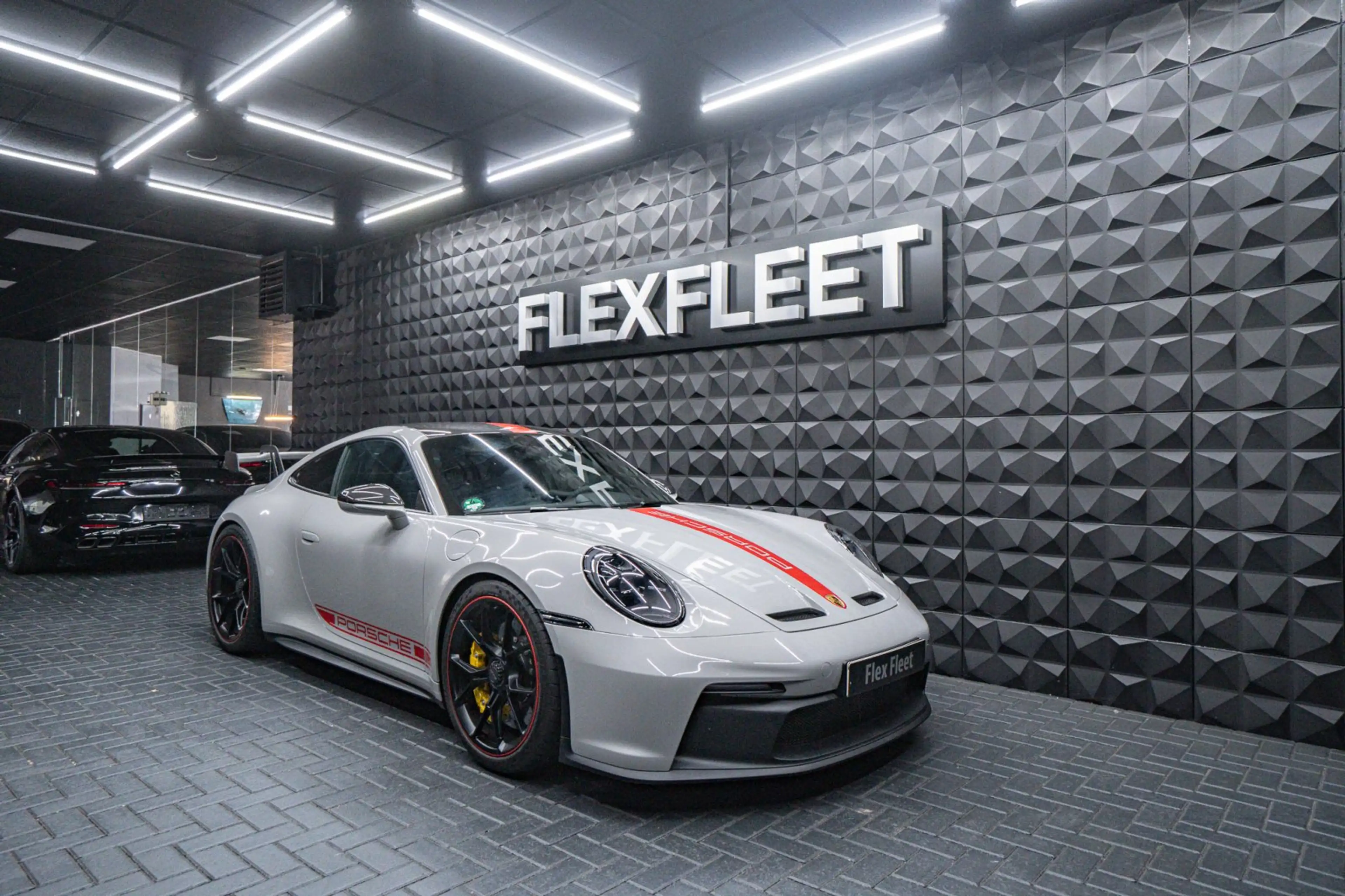 Porsche 992 GT3 PCCB Lift ClubSport Carbon — photo 15