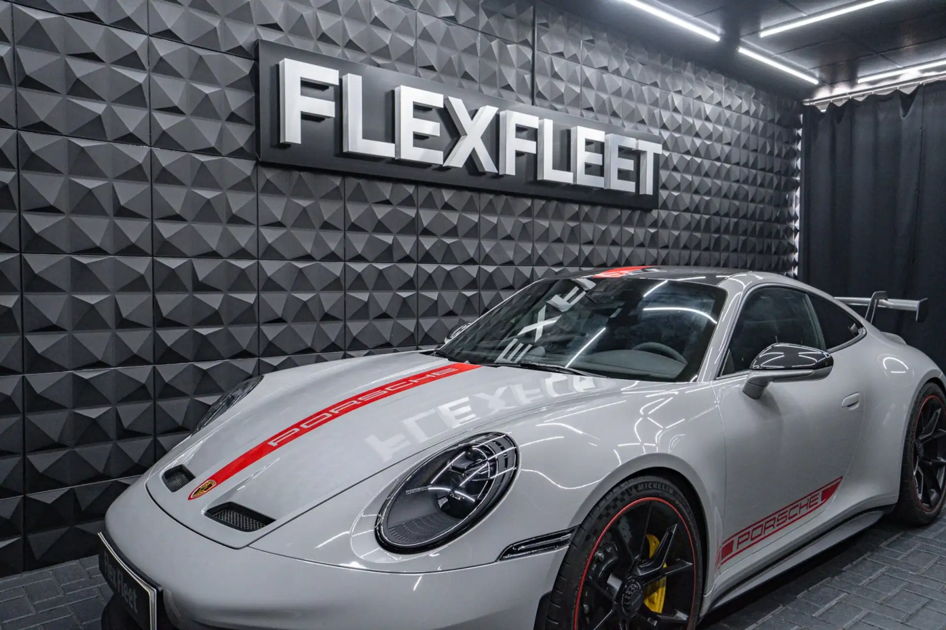 포르쉐 911 GT3 2024 화이트 사진 3