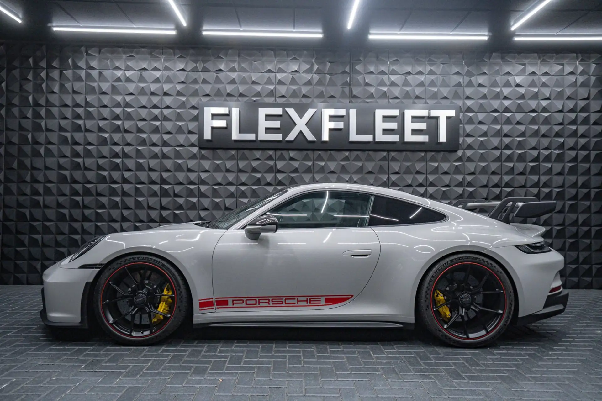 포르쉐 911 GT3 2024 화이트 사진 5