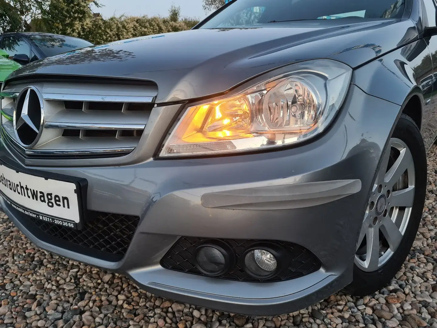 Mercedes-Benz C 180 CGI BlueEfficiency KLIMAAUT/COMAND/SHZ/AHK Silber - 1