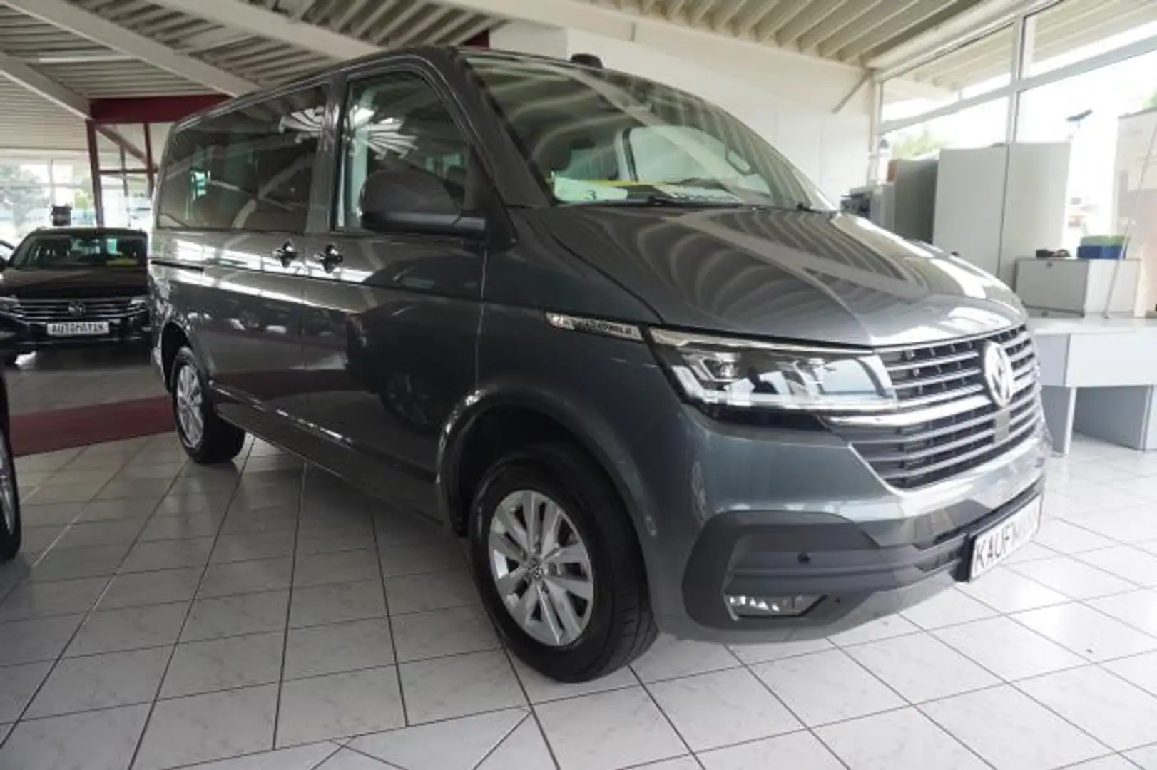 Volkswagen T6.1 Caravelle T6.1 CARAVELLE 2.0 TDI DSG 2-S-TÜR KAMERA NAVI Gris - 2