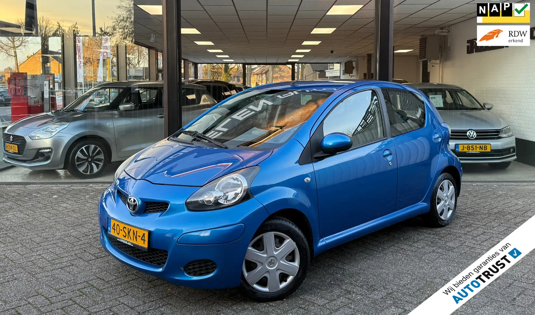 Toyota Aygo 1.0-12V 5drs Navigator AUTOMAAT | NAVI | NAP | AIR Bleu - 1