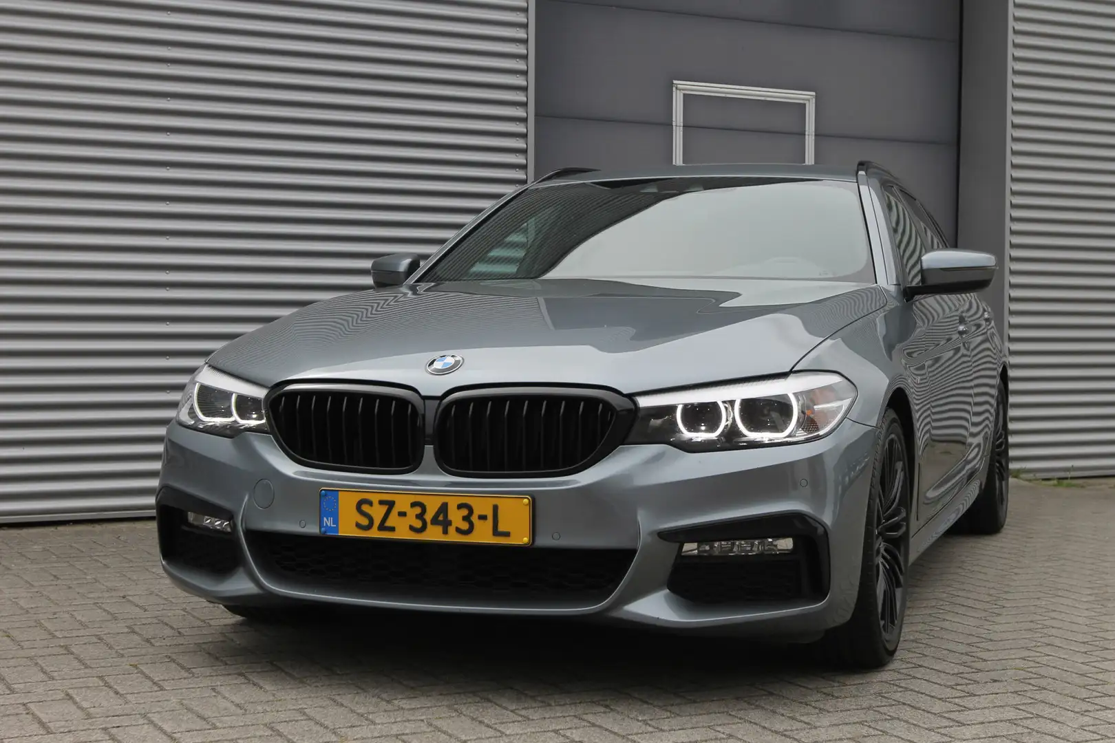 BMW 520 5-serie Touring 520d High Executive AUT. I M-PAKKE Grijs - 2