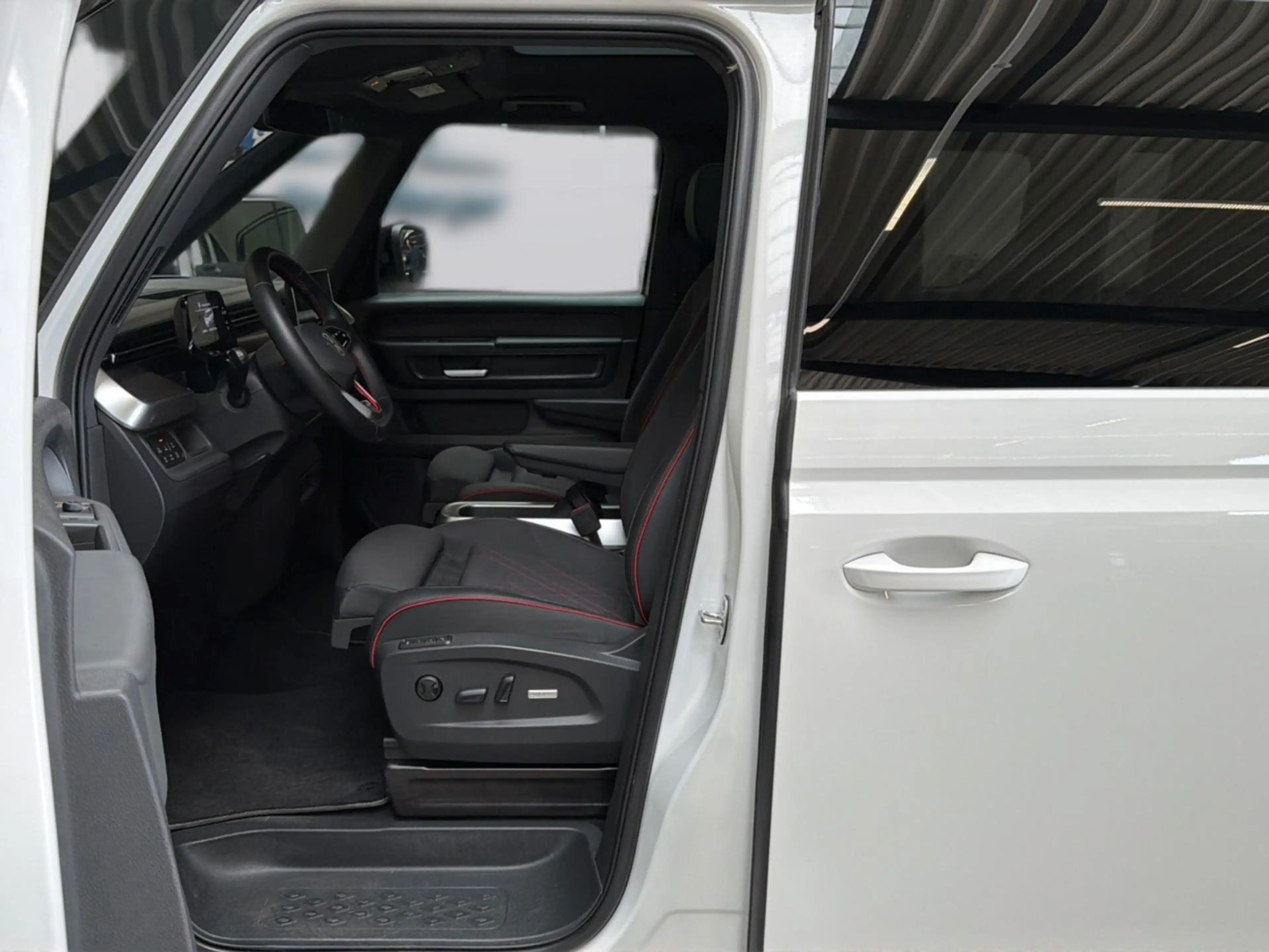 Volkswagen ID. Buzz Bus GTX 4MOTION ACC AHK PANO HUD H&K — photo 8