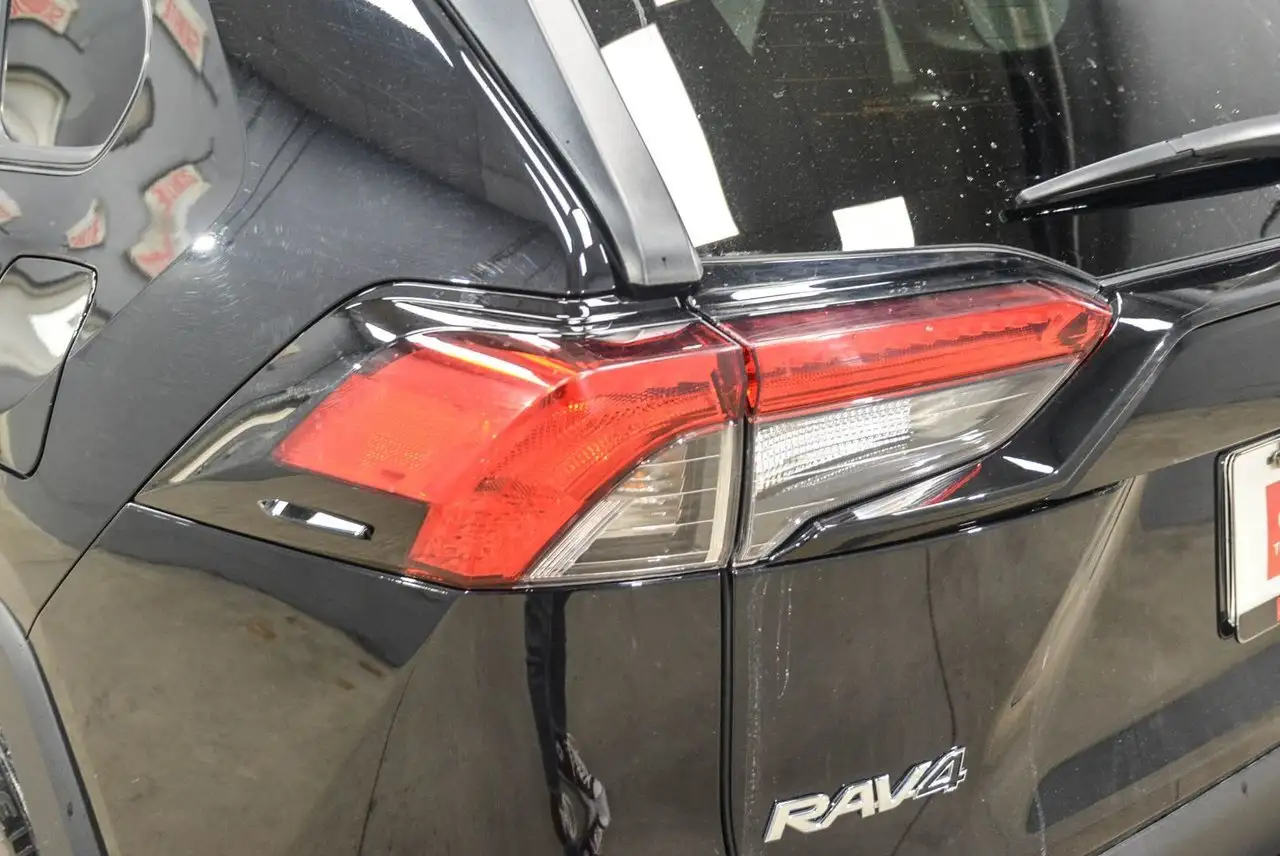 Toyota RAV 4 снимка Toyota RAV 4
