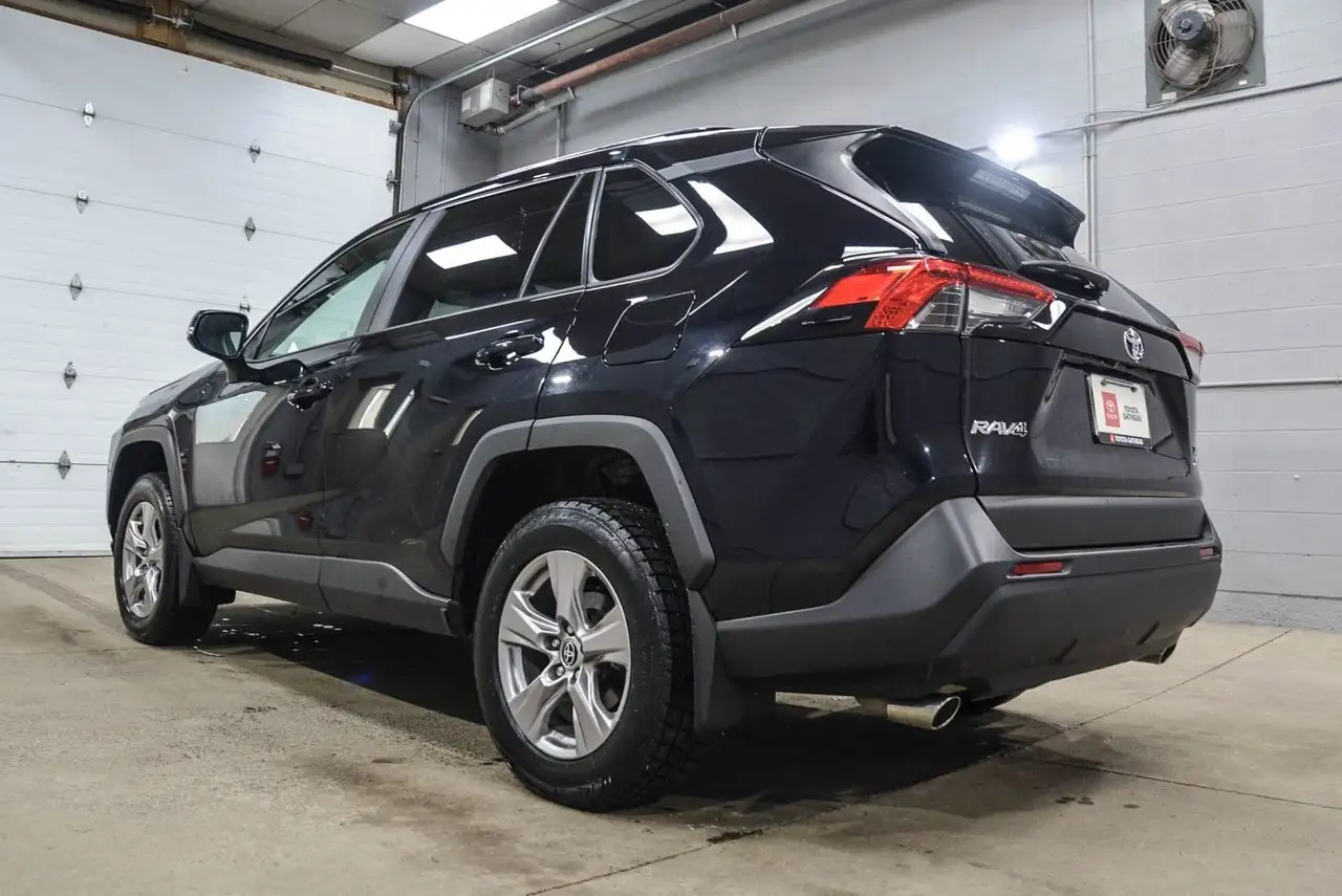 Toyota RAV 4 снимка Toyota RAV 4