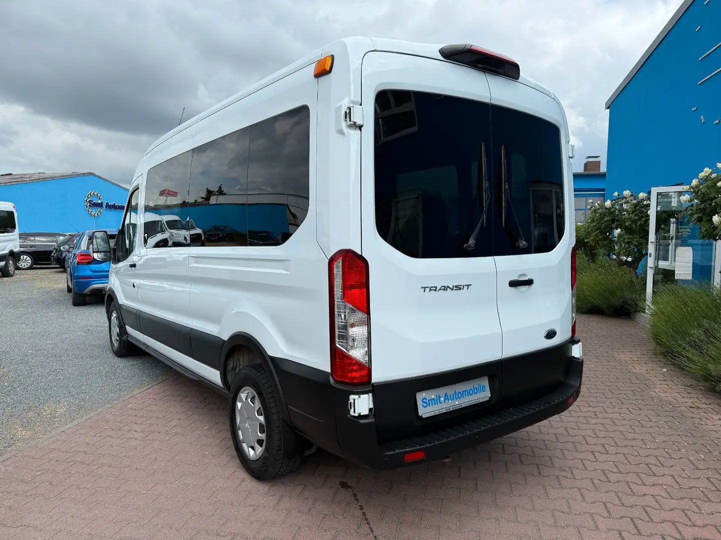 Ford Transit Kombi 330 L3 Trend - 9 Sitzer Weiß - 2