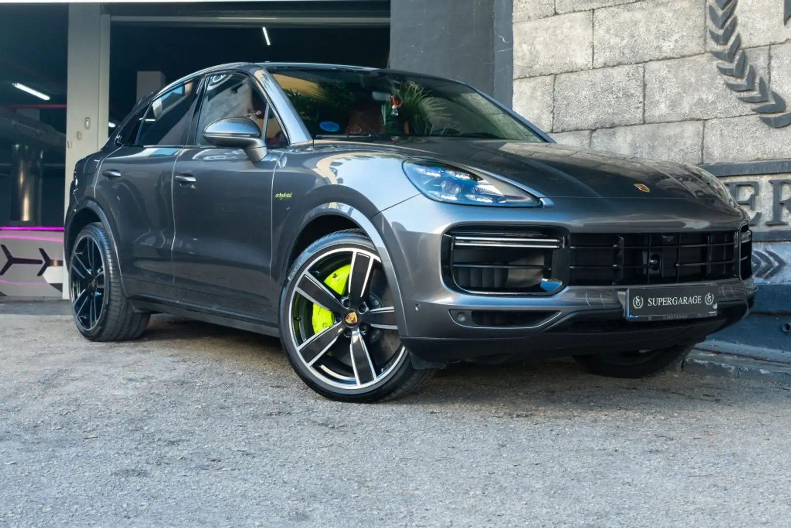 Porsche Cayenne Turbo S E-Hybrid Coupé Aut. Gris - 1