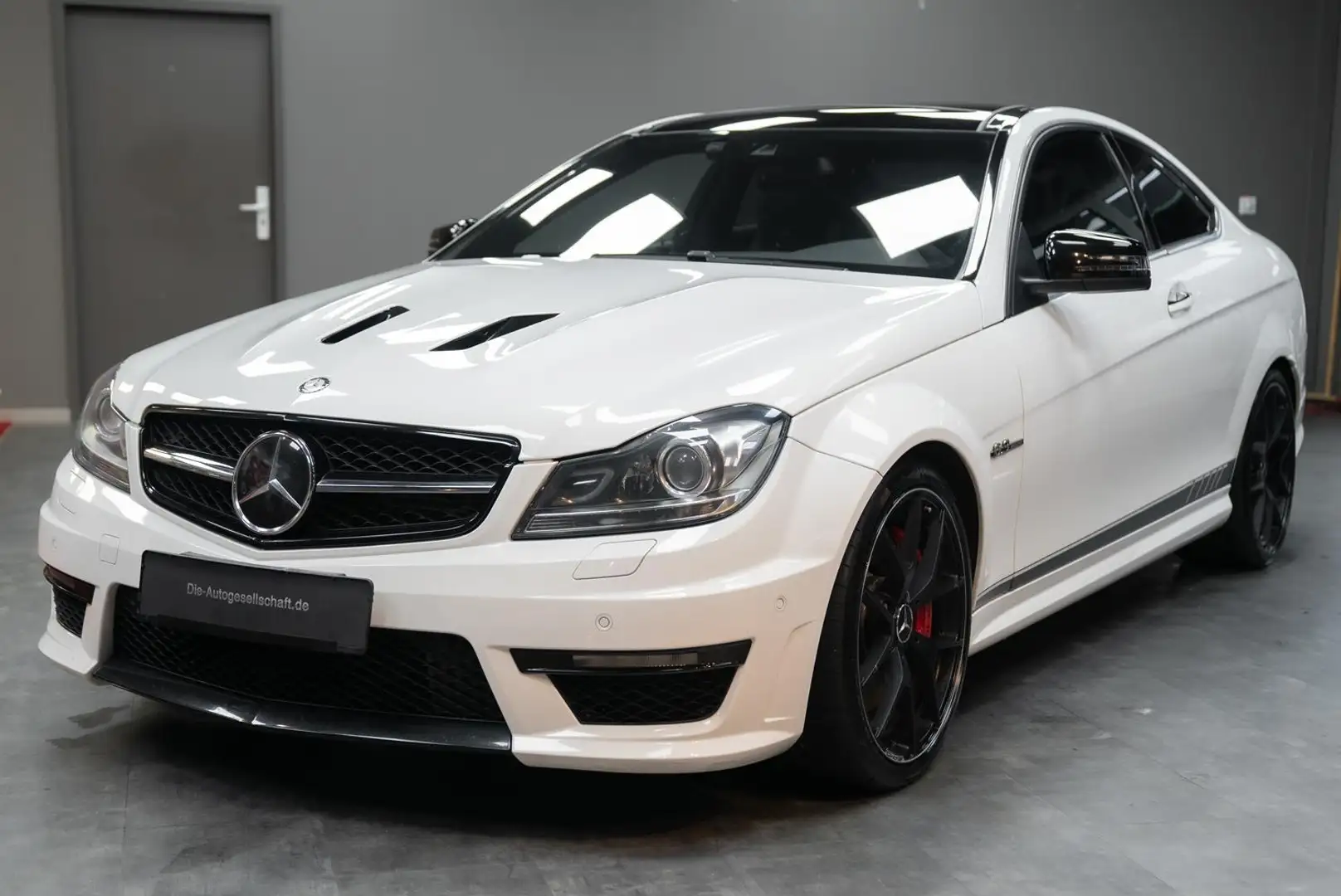 Mercedes-Benz C 63 AMG Edition 507 6.2 COUPE*KEYLESS*PANORAMA* White - 2