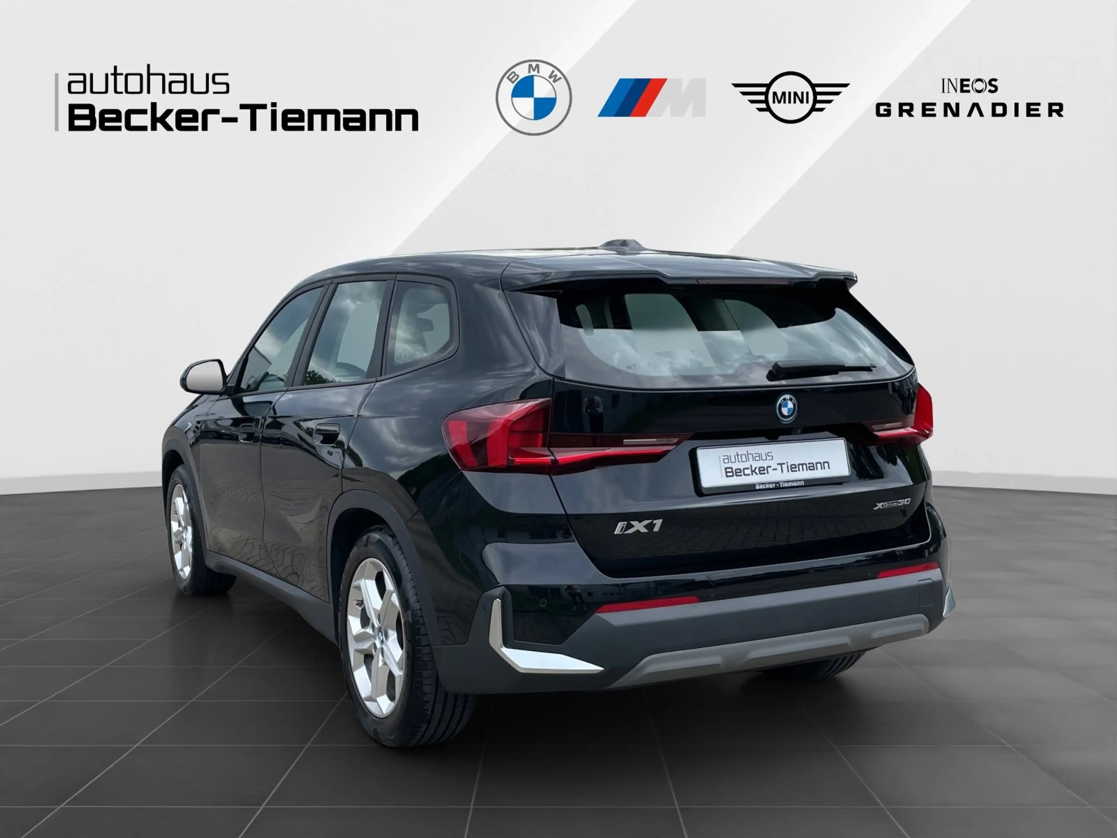BMW iX 1 xDrive30  AHK | Parkassistenz. | CarPlay | DAB e — photo 4