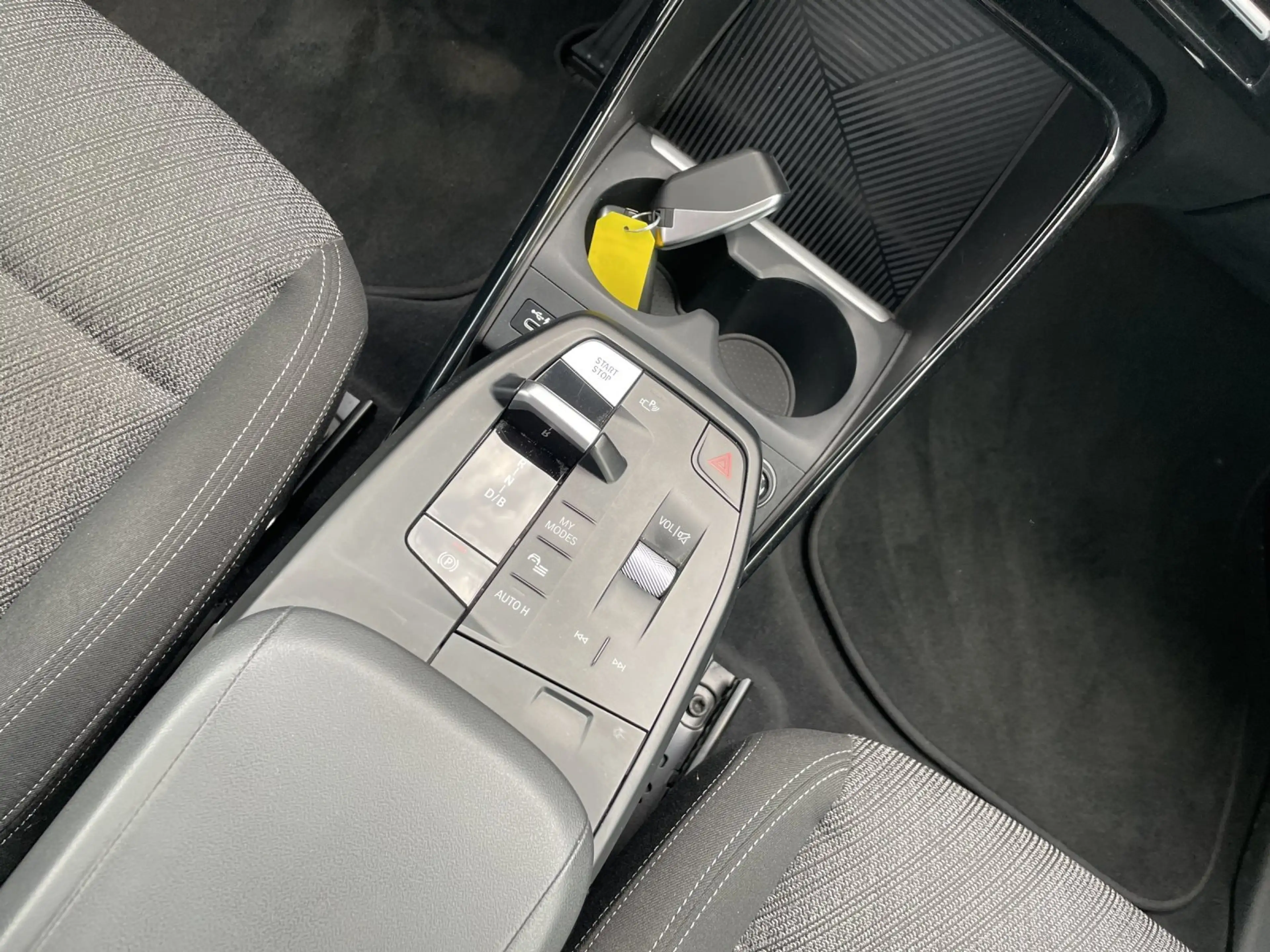 BMW iX 1 xDrive30  AHK | Parkassistenz. | CarPlay | DAB e — photo 11