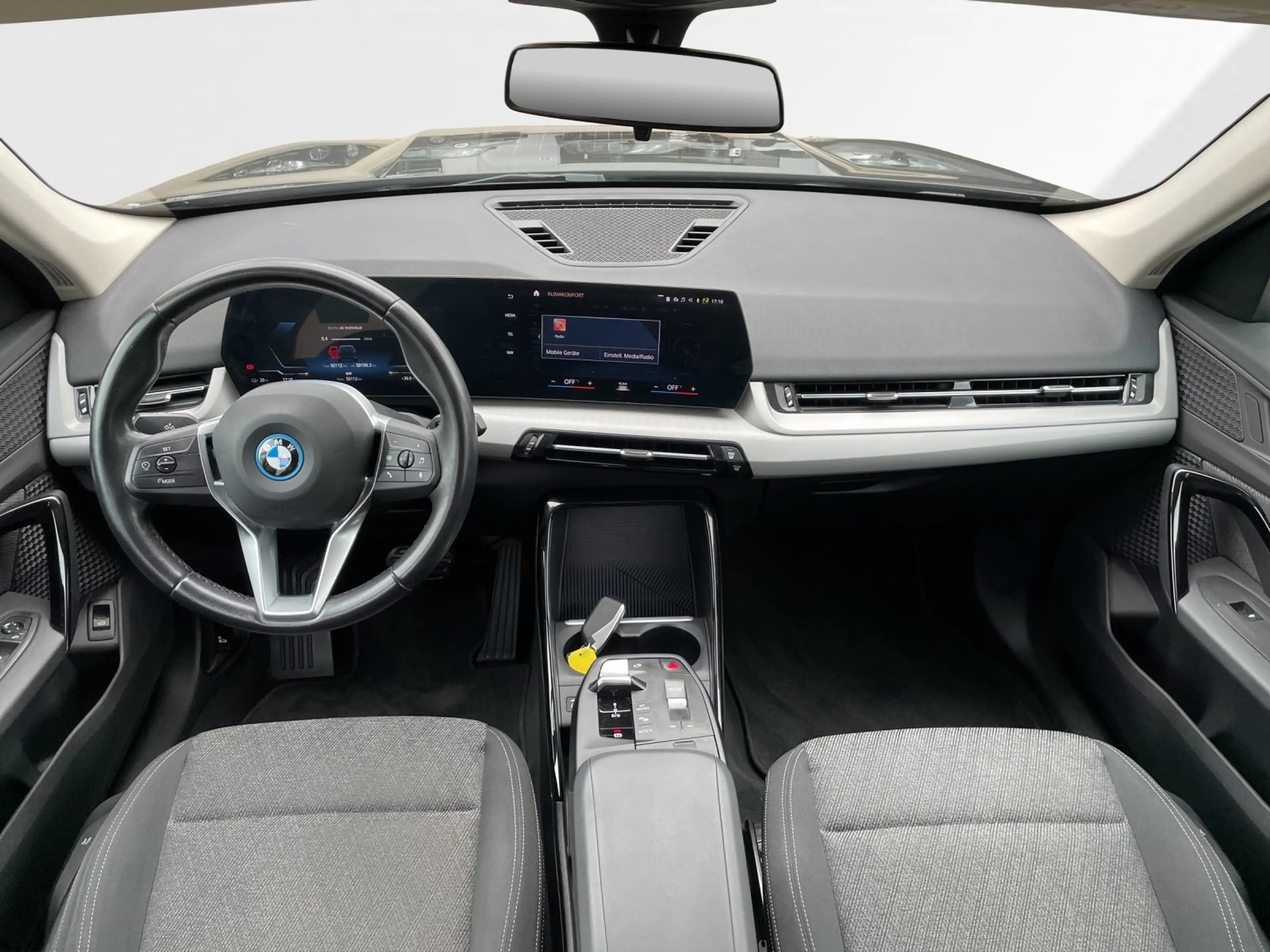 BMW iX 1 xDrive30  AHK | Parkassistenz. | CarPlay | DAB e — photo 8
