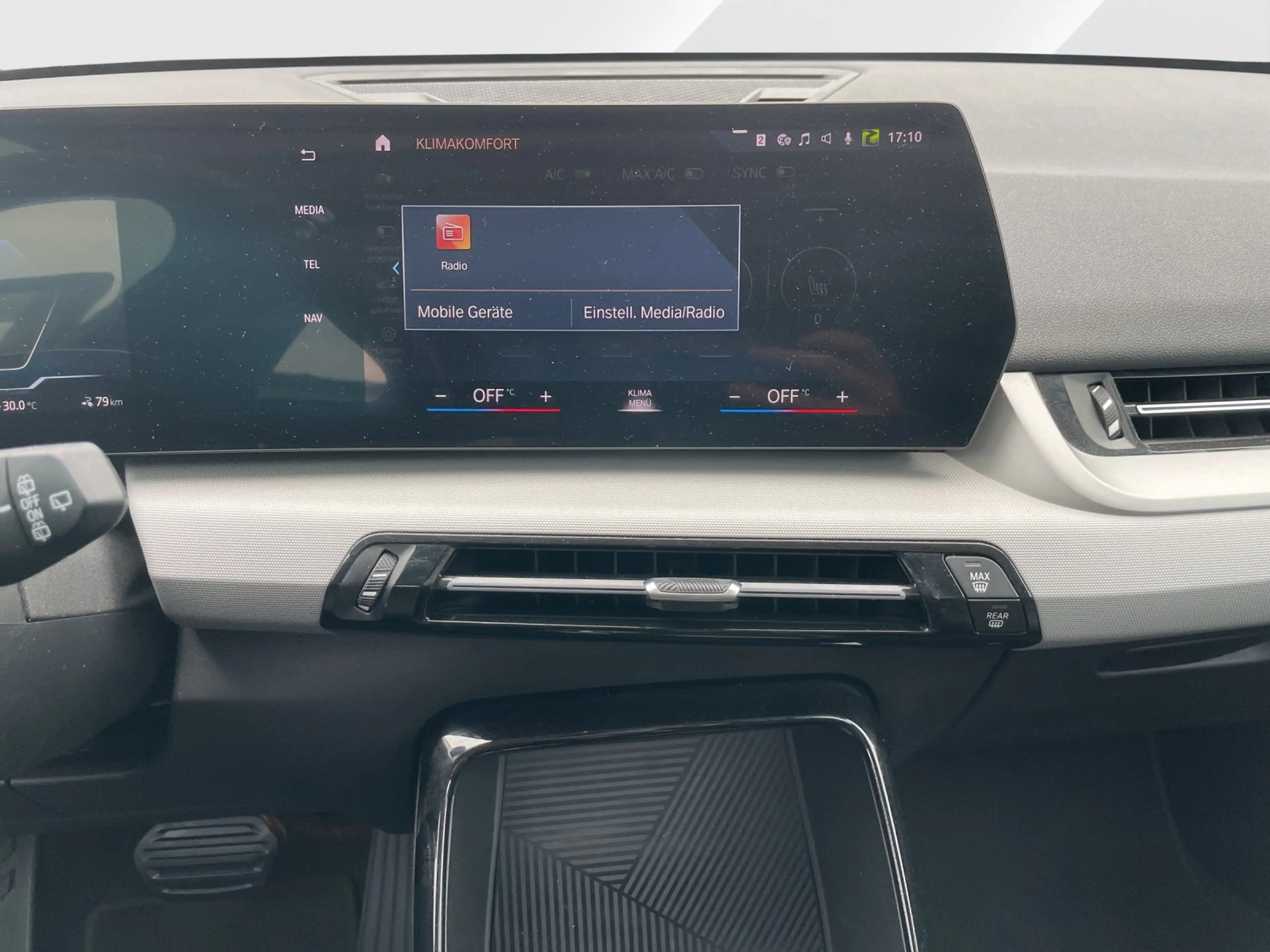 BMW iX 1 xDrive30  AHK | Parkassistenz. | CarPlay | DAB e — photo 10