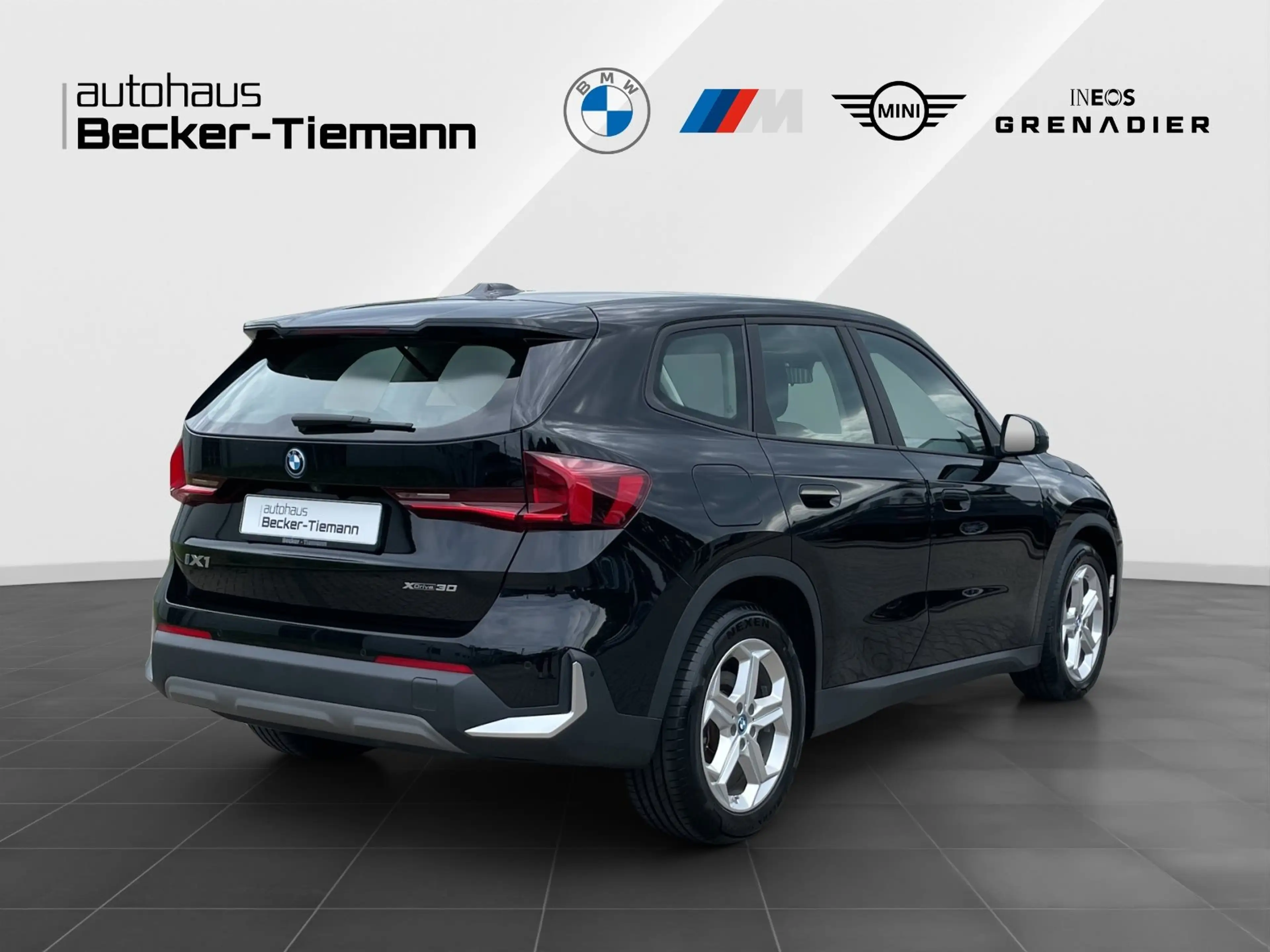 BMW iX 1 xDrive30  AHK | Parkassistenz. | CarPlay | DAB e — photo 6