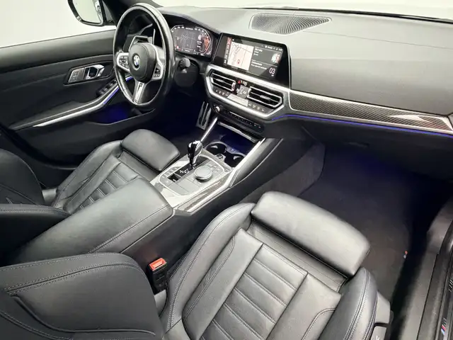 BMW 3 Series view 5