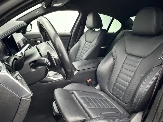 BMW 3 Series view 10